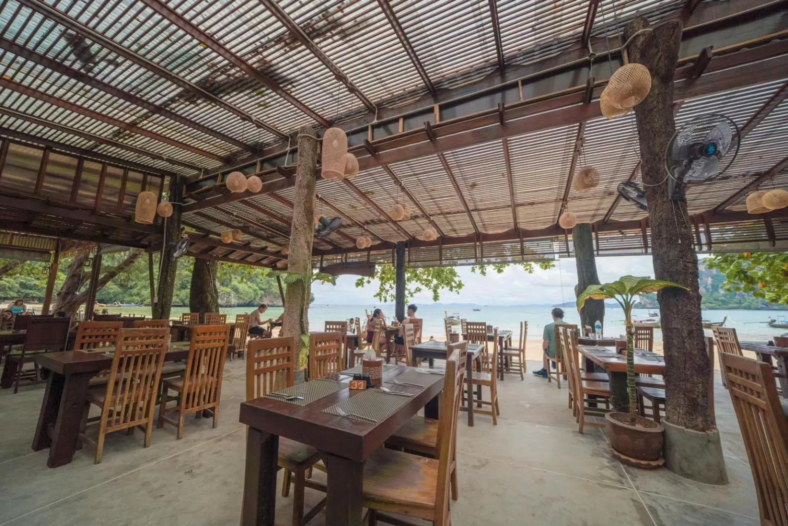 Restaurant/places to eat in Sand Sea Resort Railay Beach