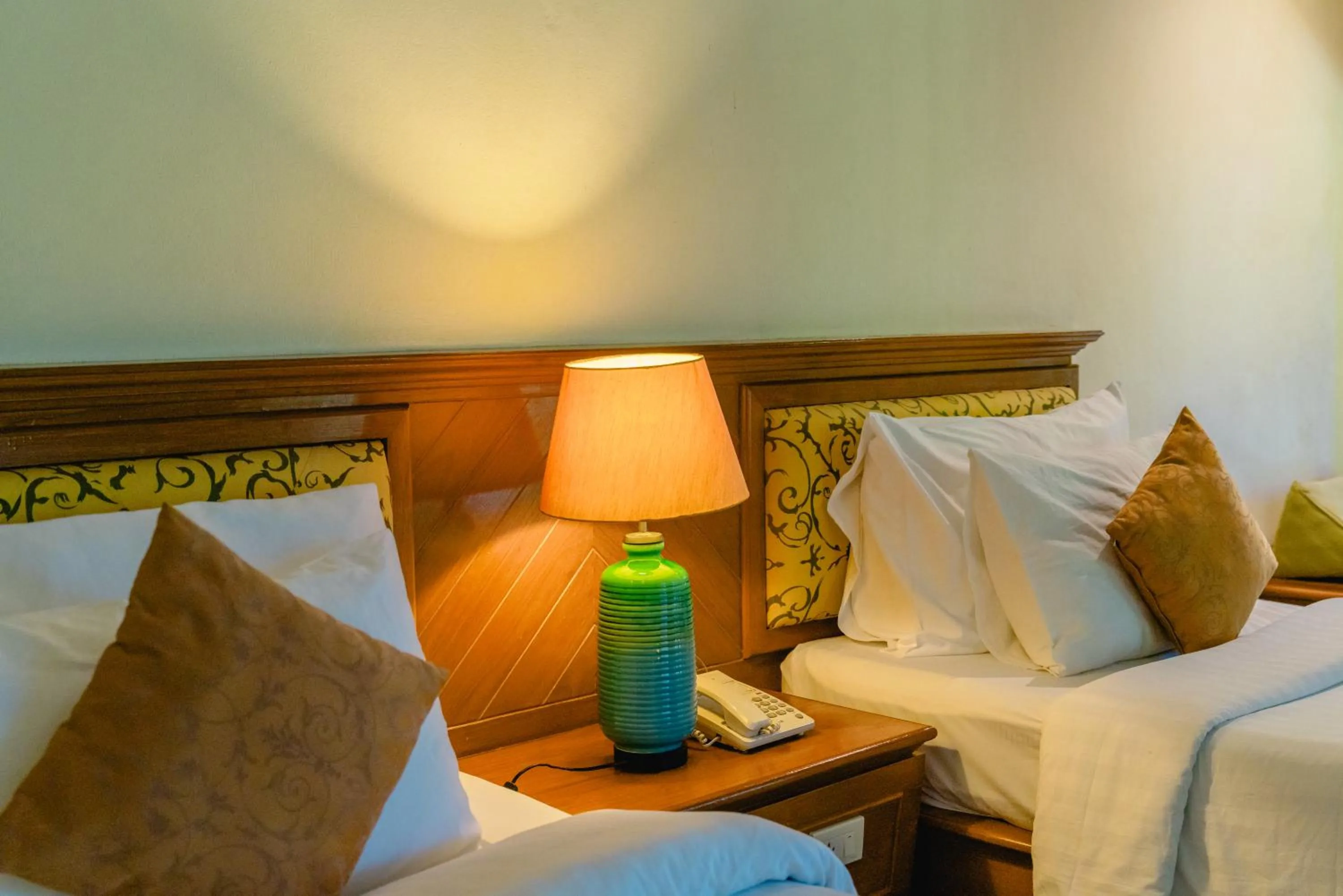 Bed in Sand Sea Resort Railay Beach