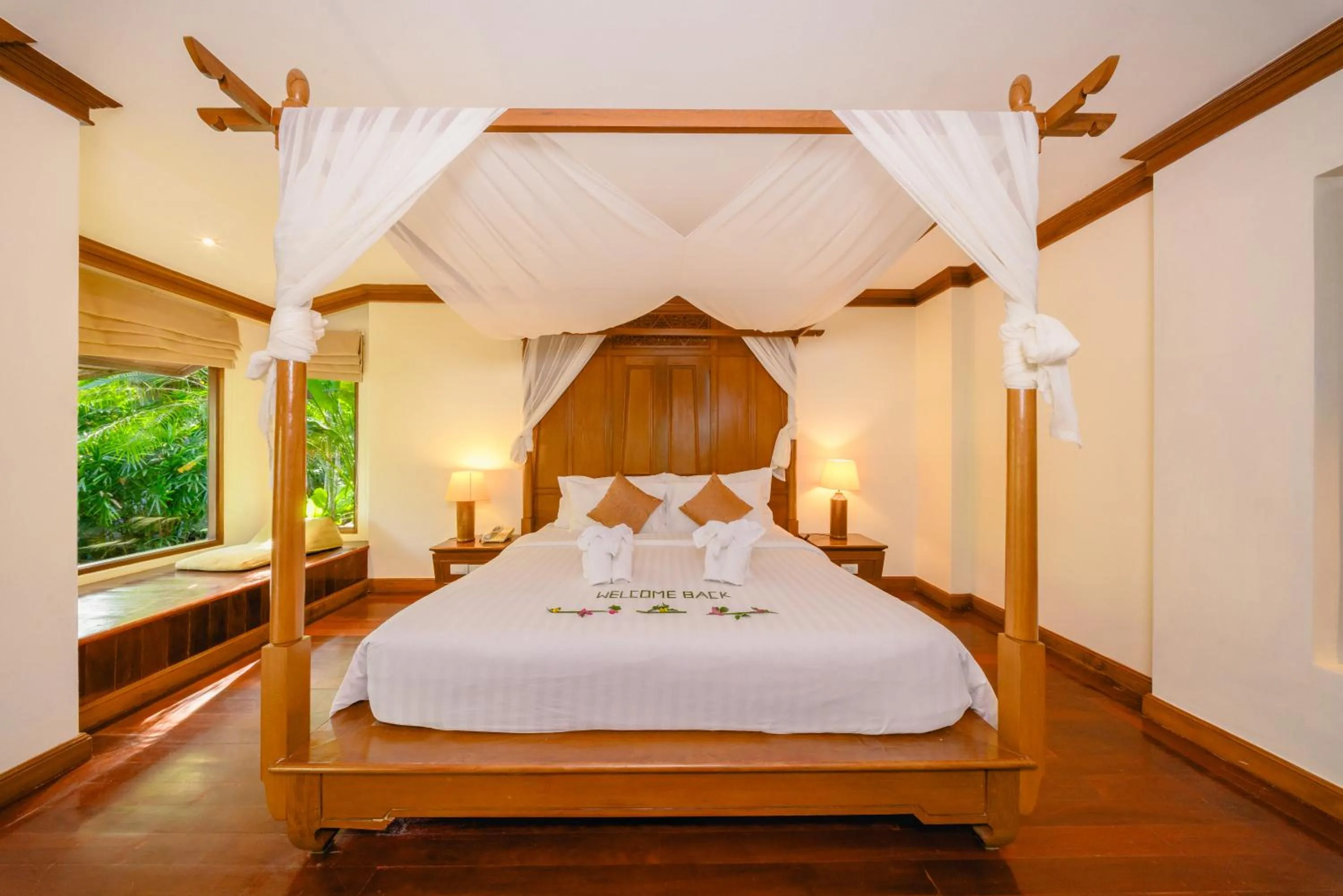 Bed in Sand Sea Resort Railay Beach