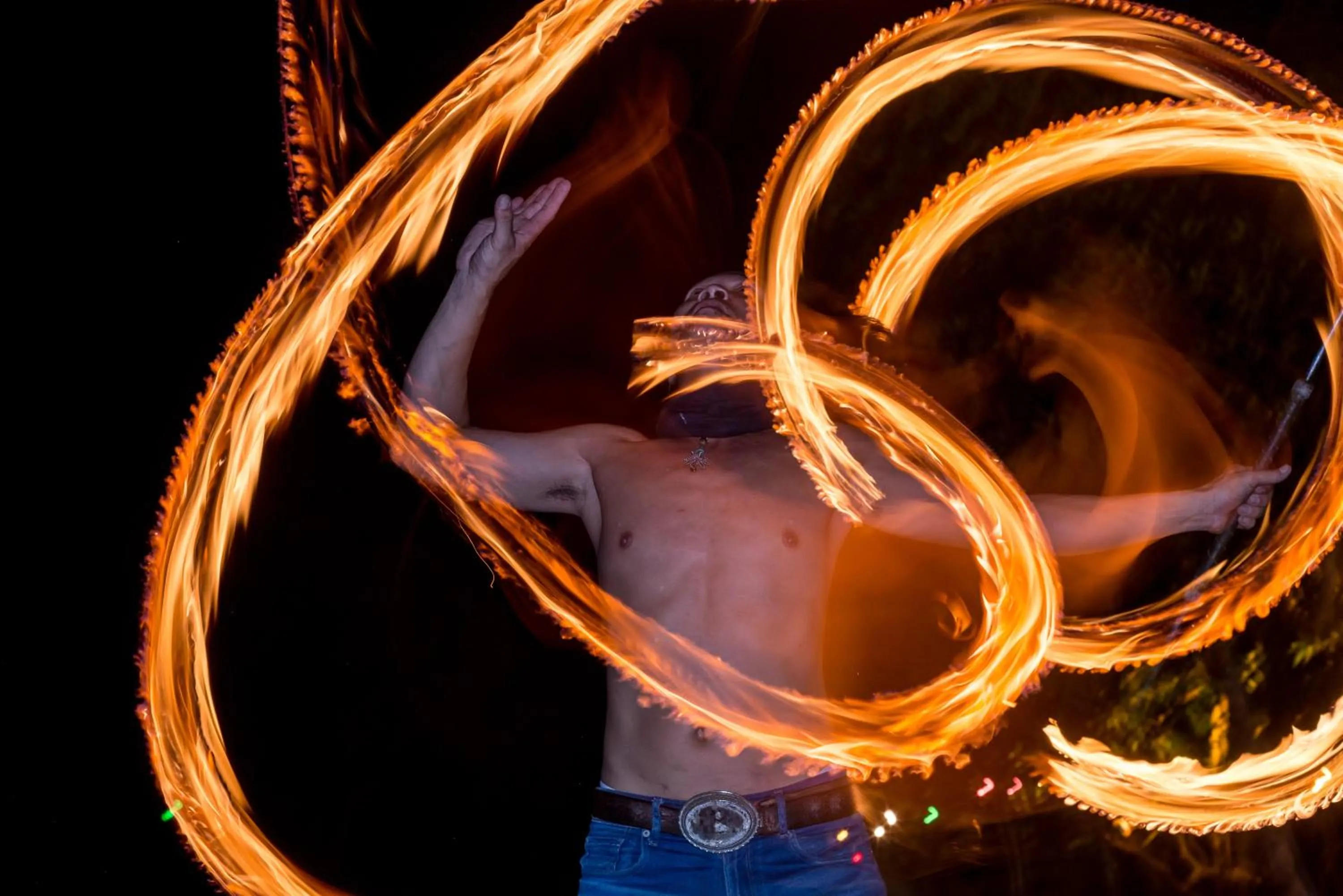 Evening entertainment in Sand Sea Resort Railay Beach