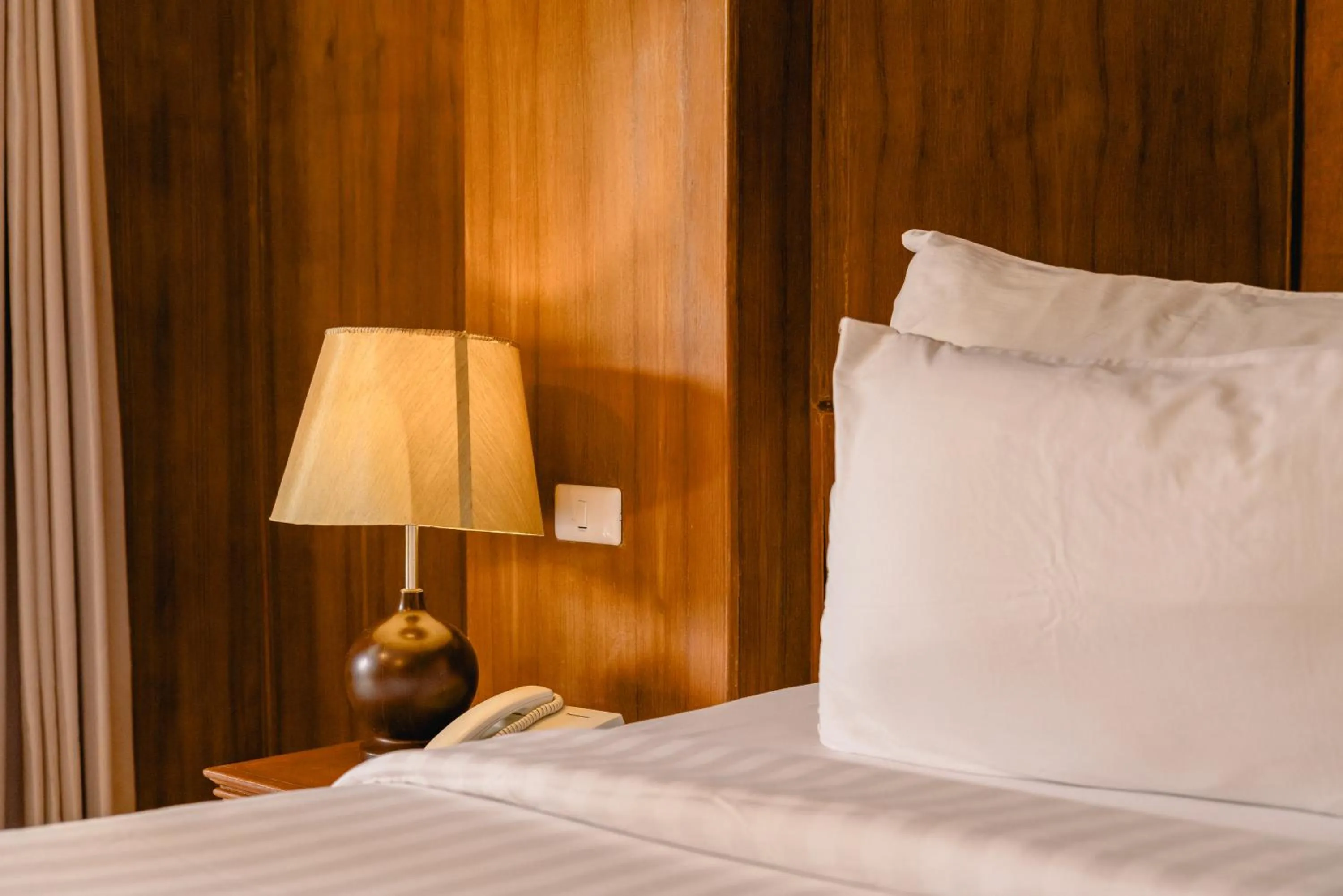 Bed in Sand Sea Resort Railay Beach