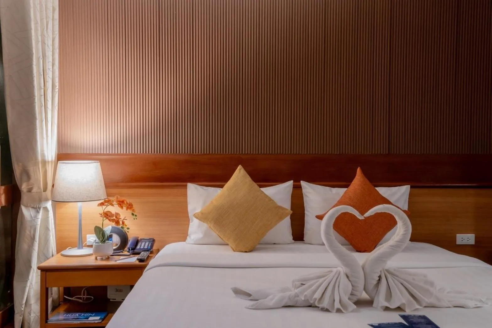 Photo of the whole room, Bed in Baan Duangkaew Resort