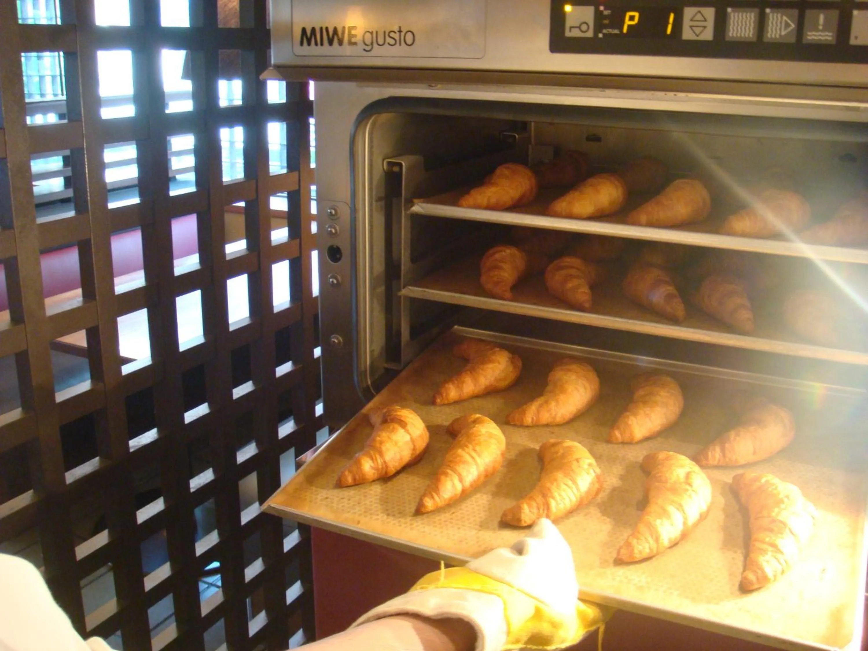 Restaurant/places to eat in Osaka Tokyu REI Hotel