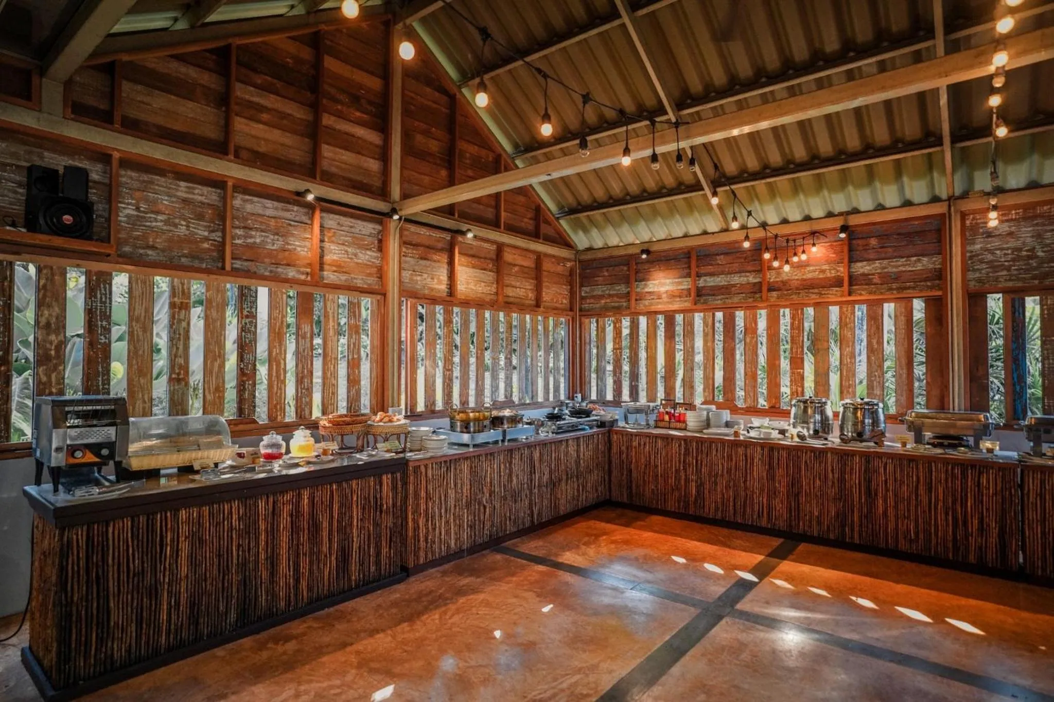 Restaurant/places to eat in AANA Resort & Villas Koh Chang