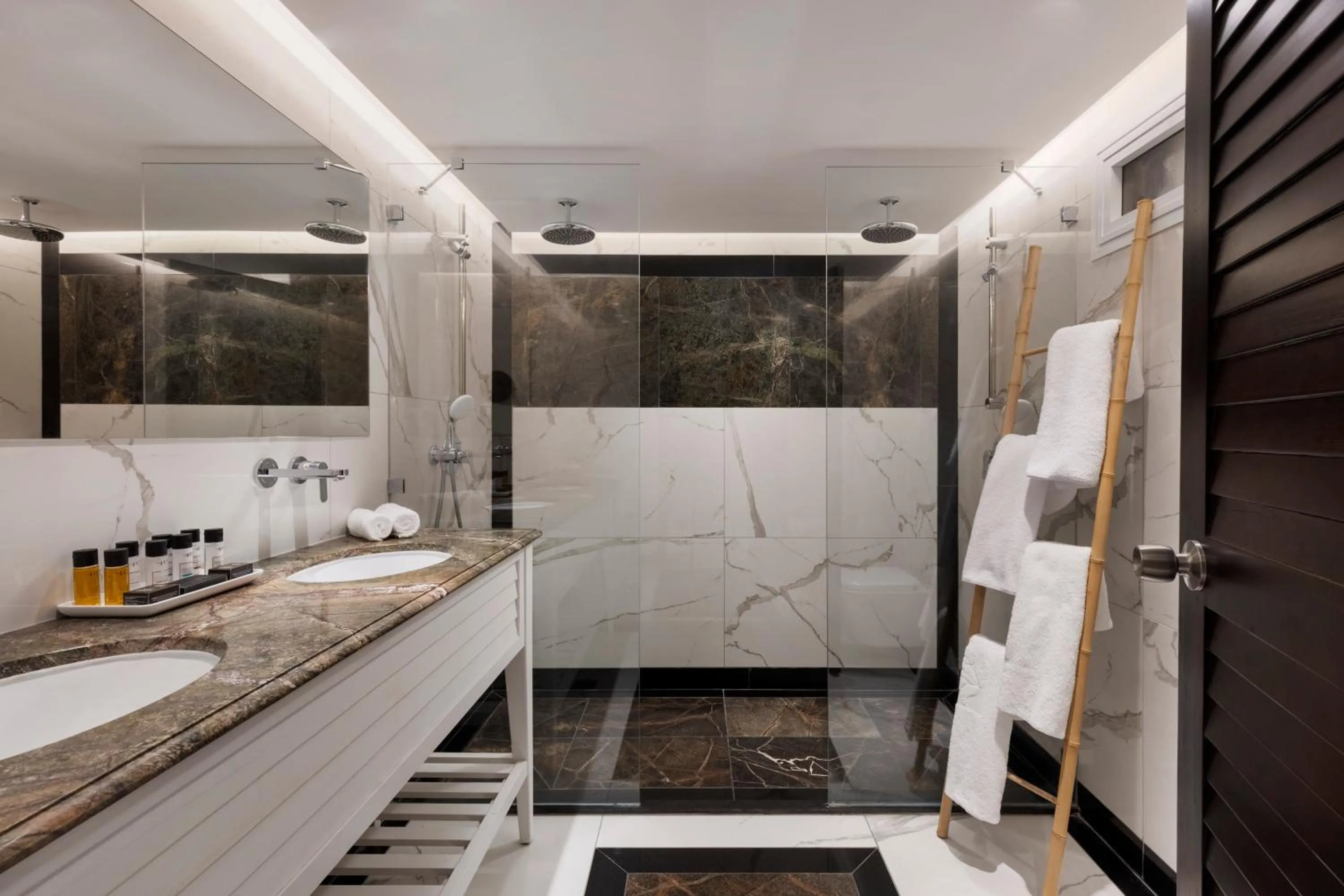 Shower in Orchid Eilat Hotel