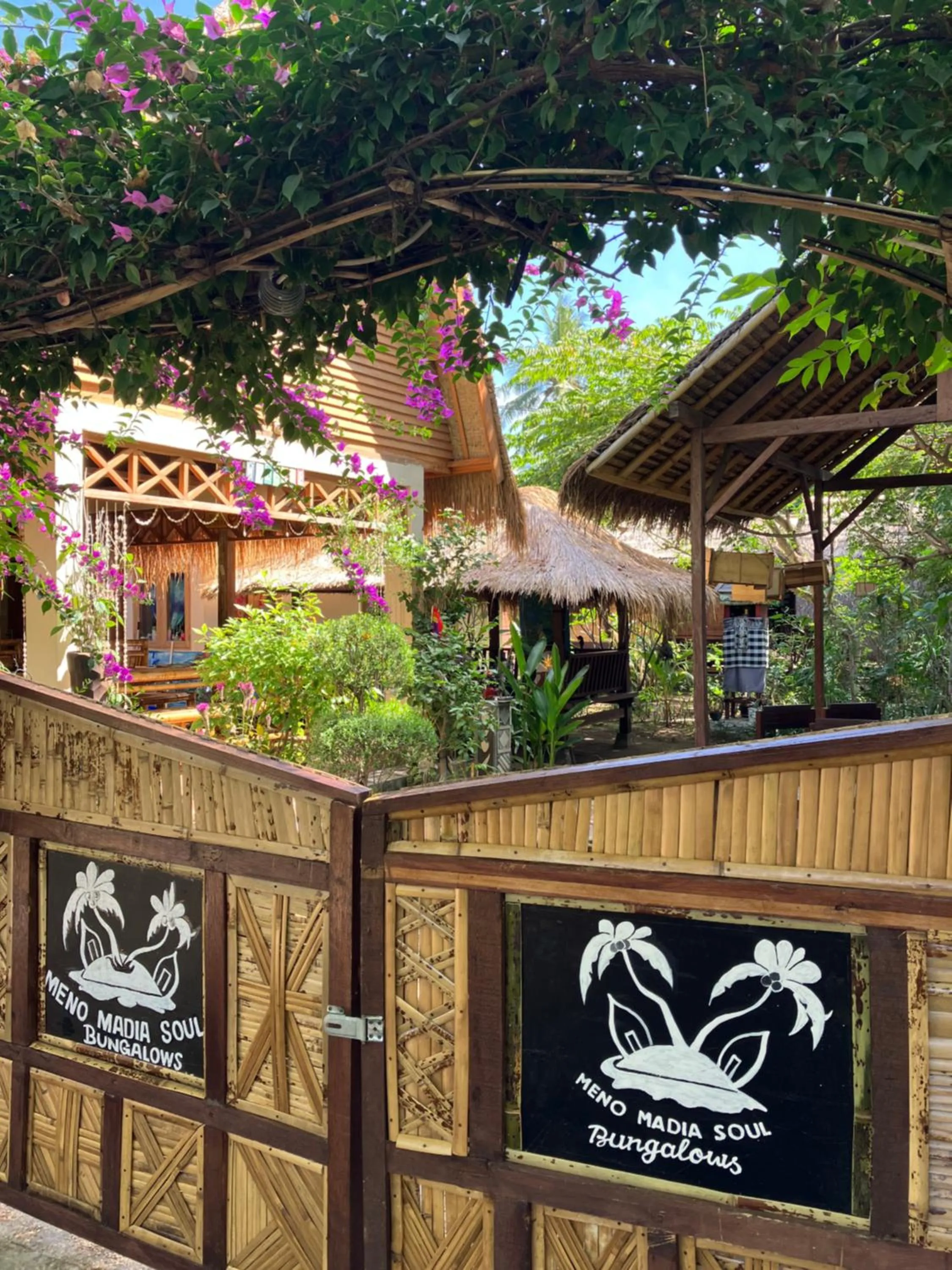 Meno Madia Bungalows