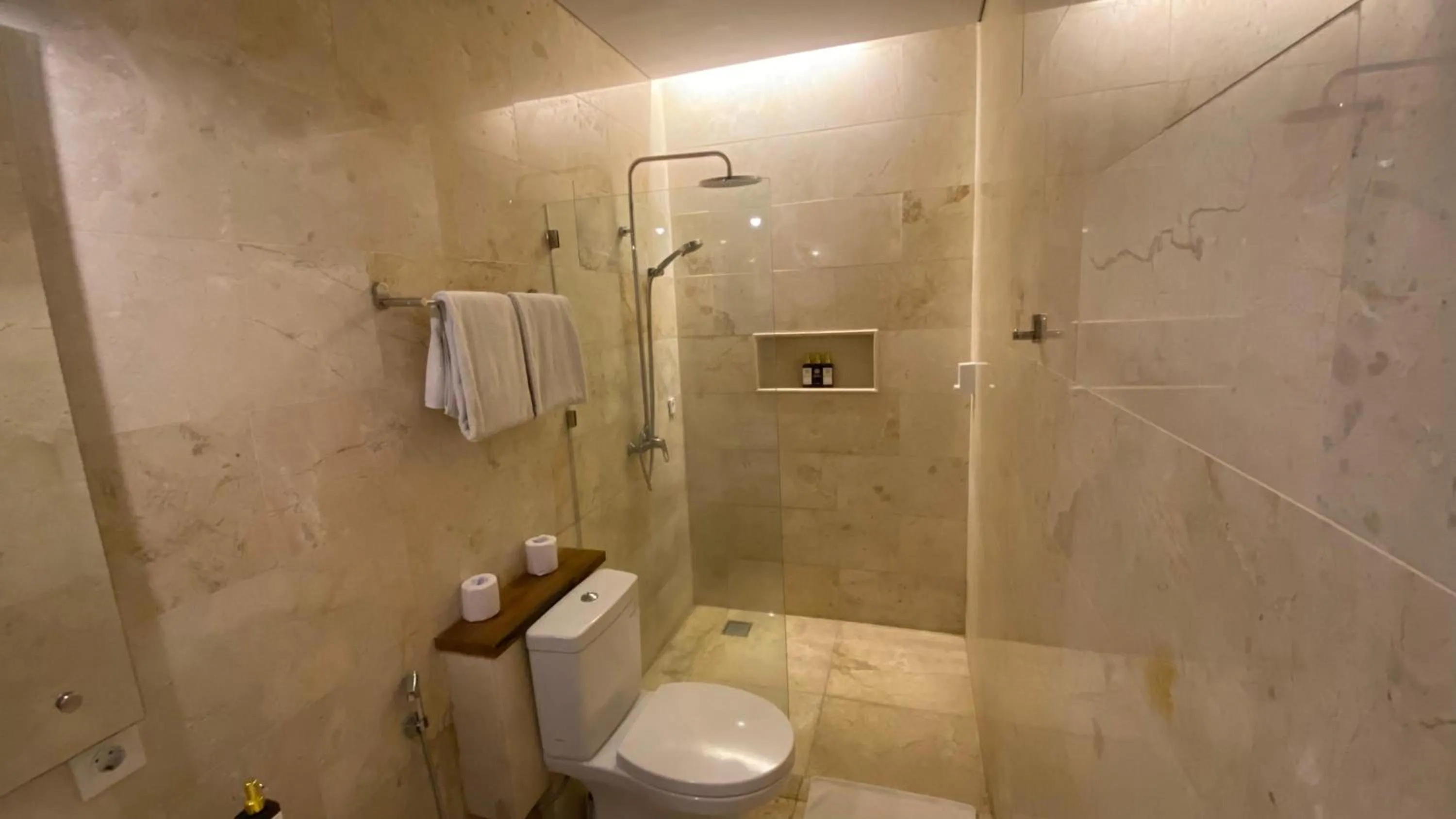 Shower in djabu Canggu Beach Villa