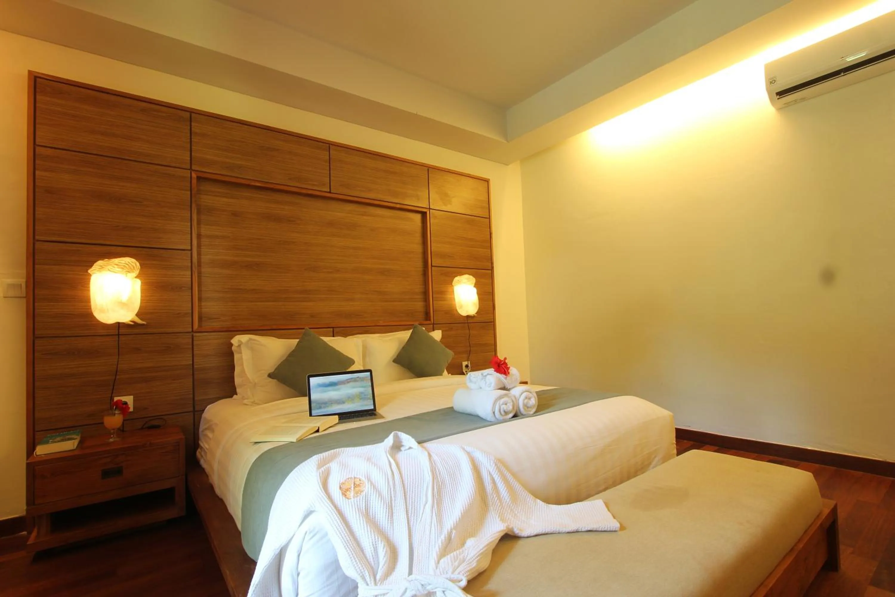 Photo of the whole room, Bed in djabu Canggu Beach Villa