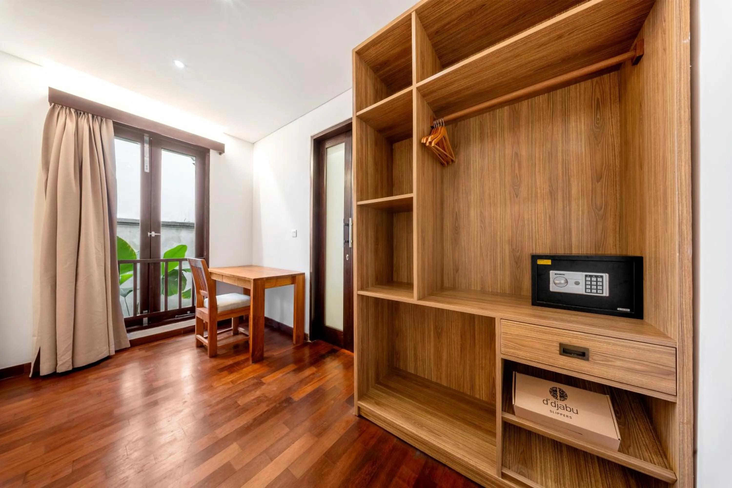 wardrobe in djabu Canggu Beach Villa