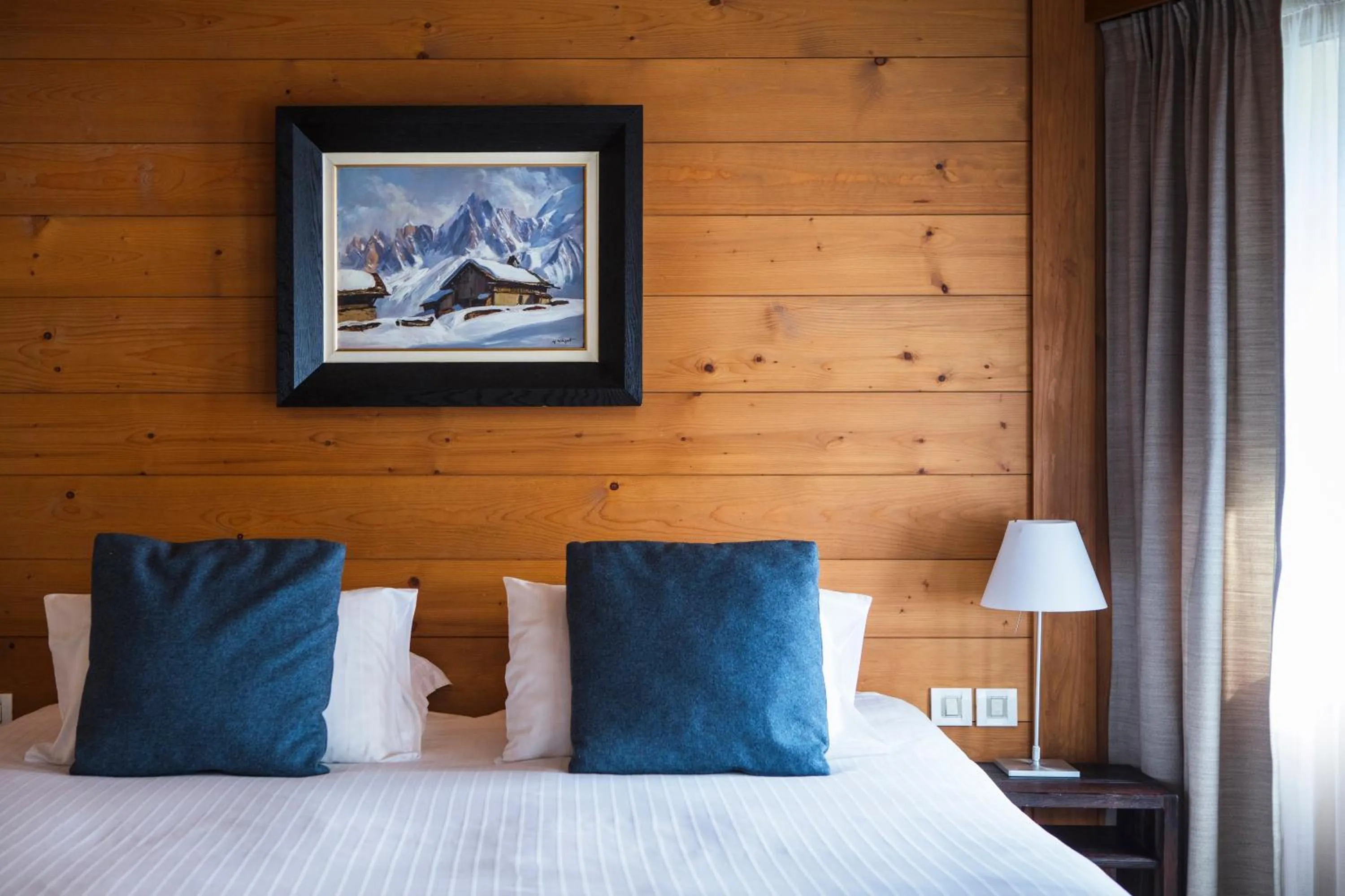 Bed in Le Hameau Albert 1er - Relais & Châteaux