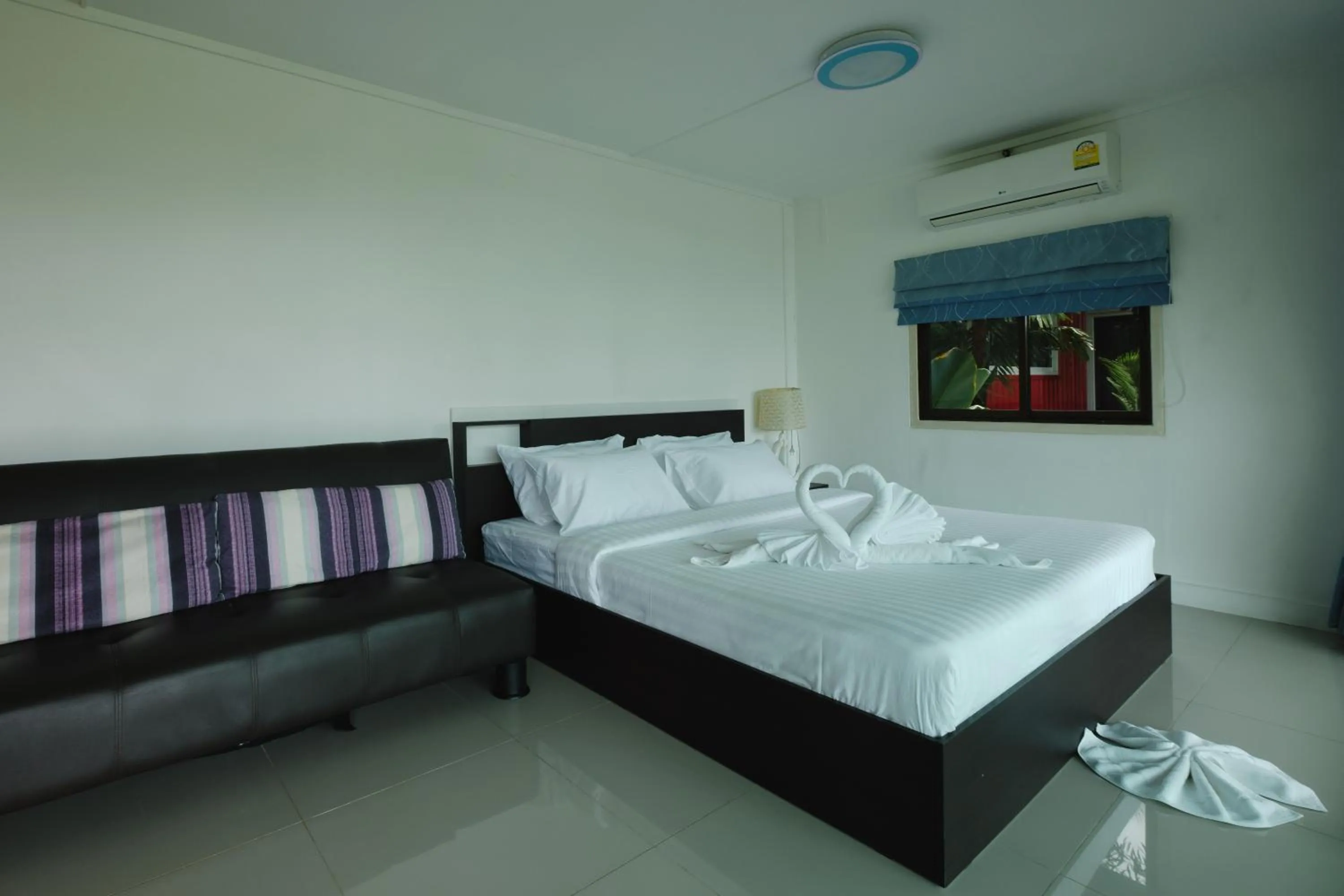 Bed in Saree Lagoon Villa Koh Samui