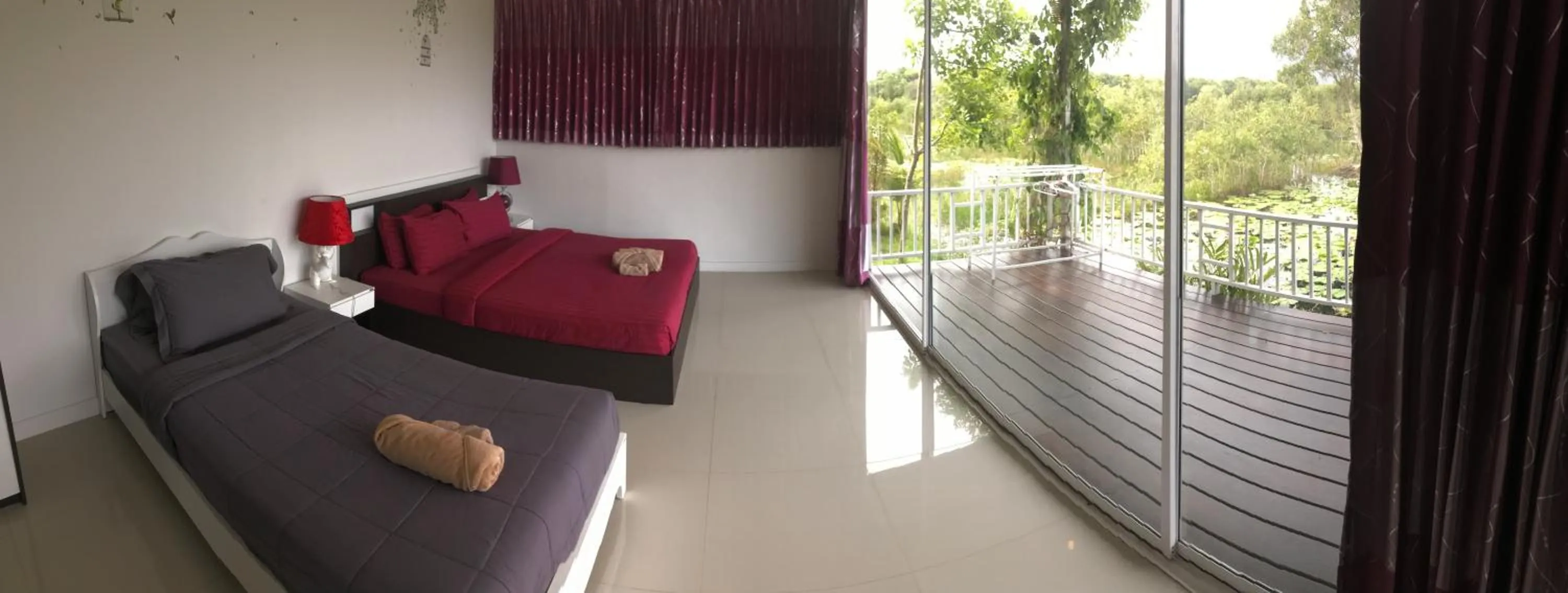 Bed in Saree Lagoon Villa Koh Samui