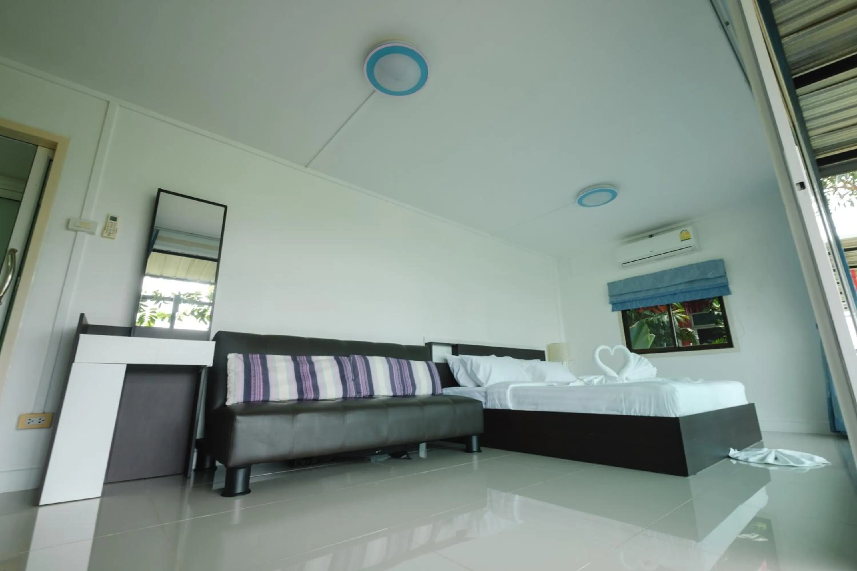 Bed in Saree Lagoon Villa Koh Samui