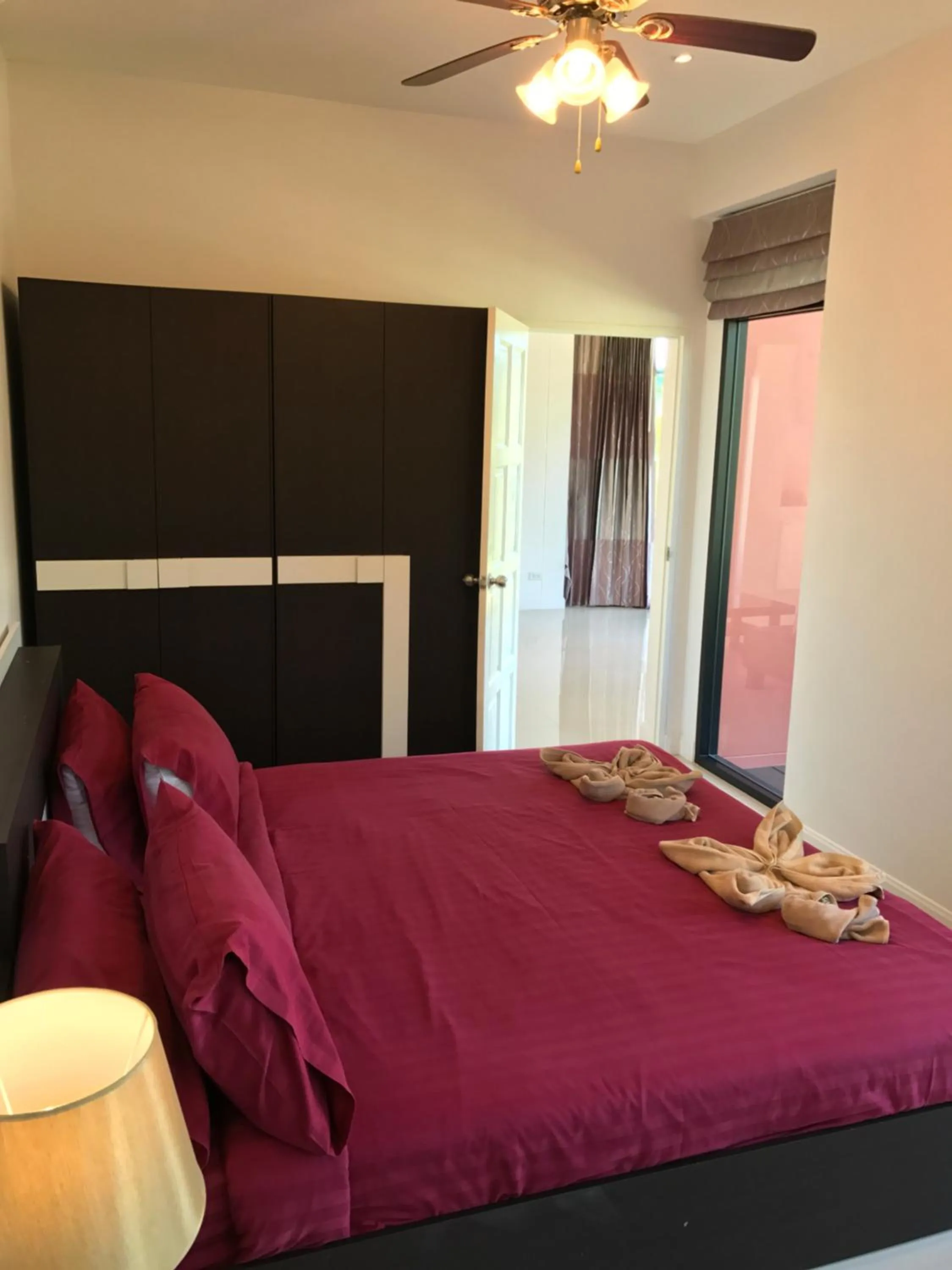 Bed in Saree Lagoon Villa Koh Samui