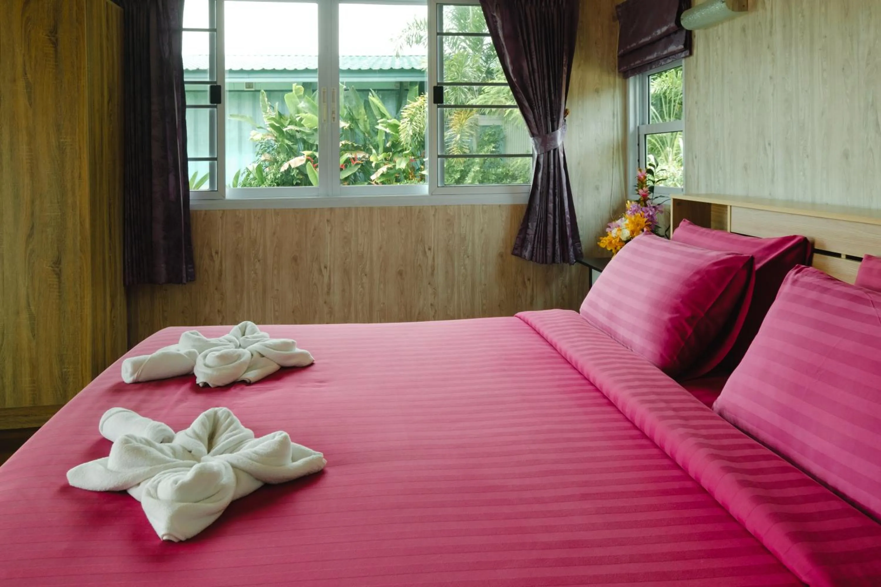 Bed in Saree Lagoon Villa Koh Samui