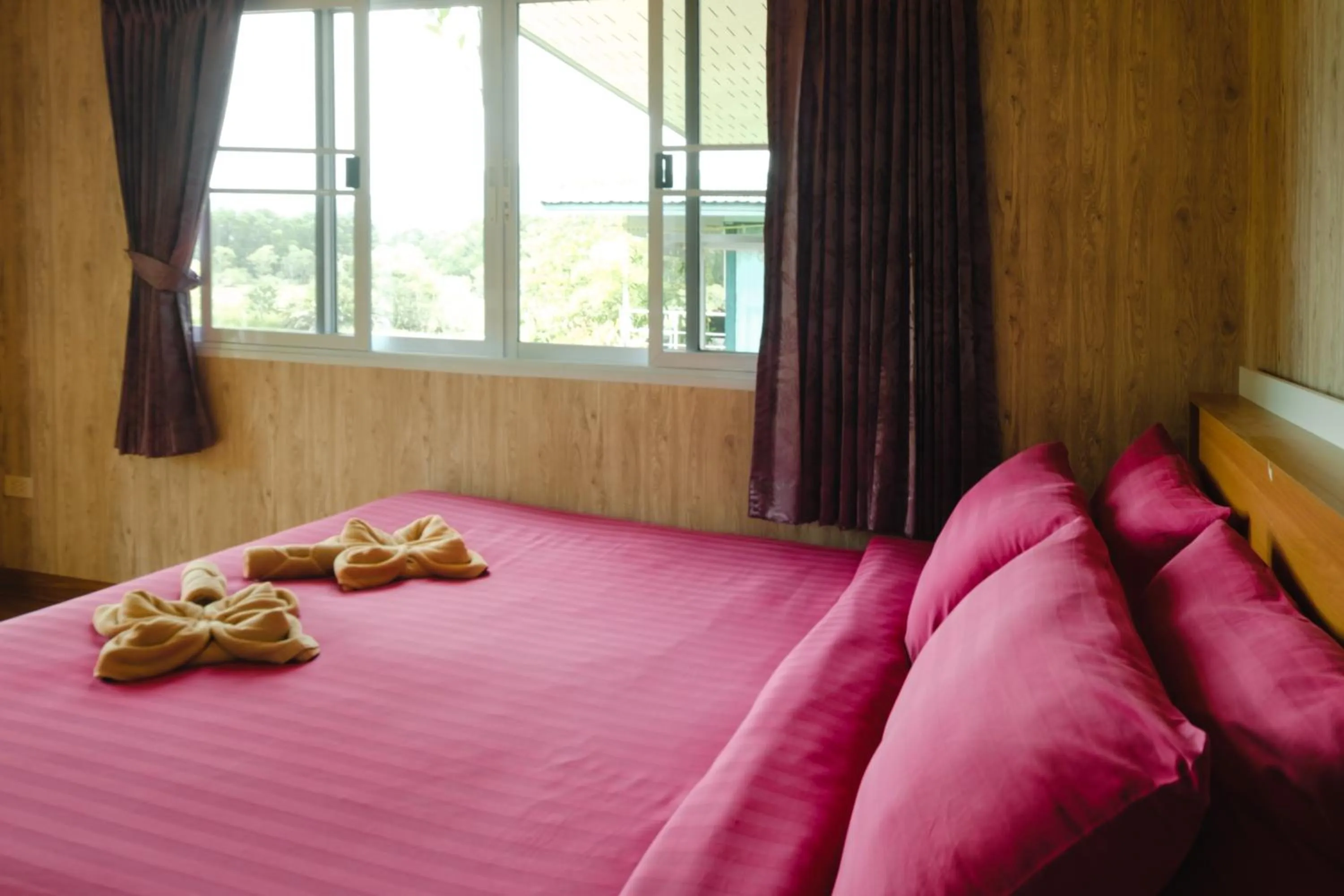 Bed in Saree Lagoon Villa Koh Samui