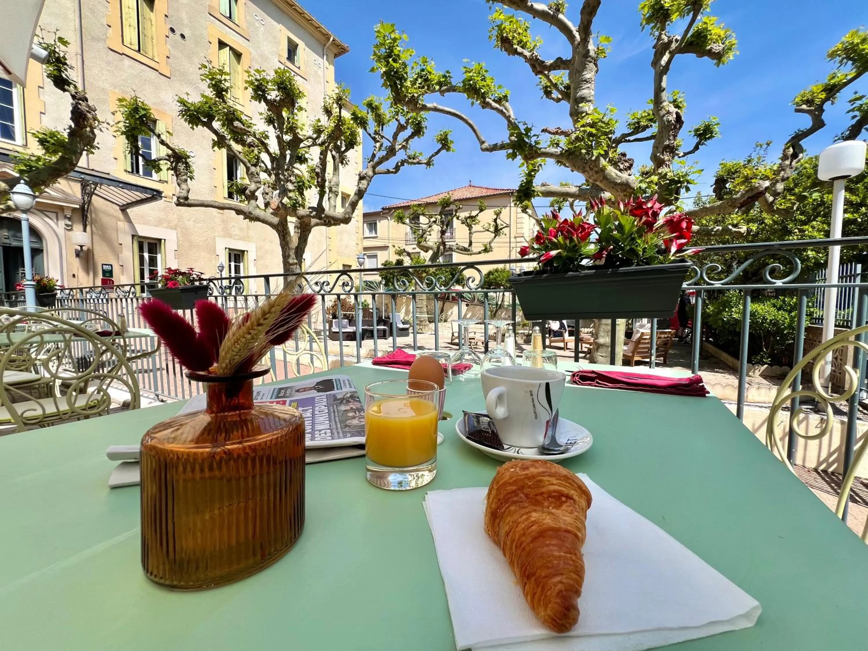 Food in Logis Hotel restaurant des Thermes