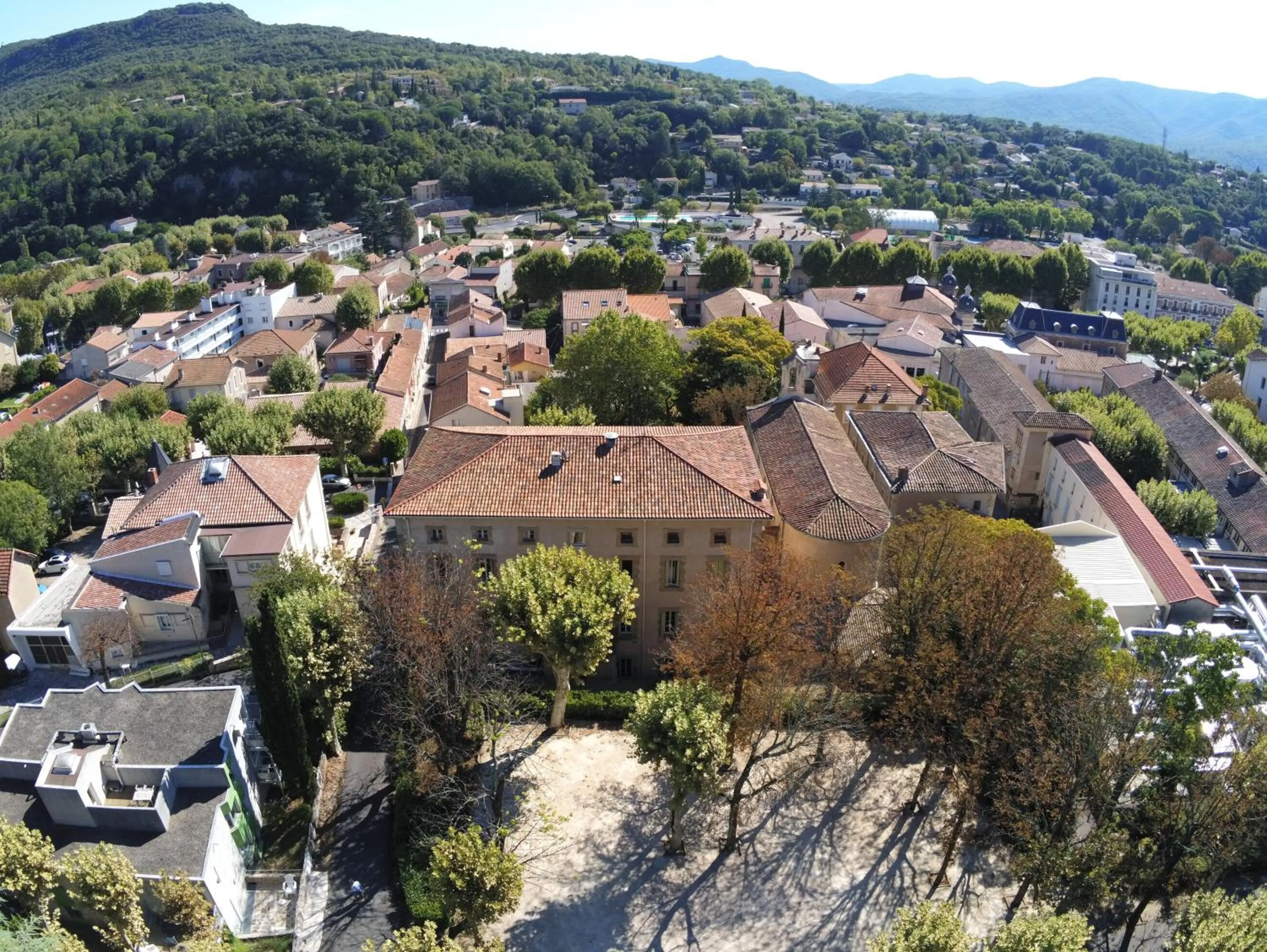 Property building in Logis Hotel restaurant des Thermes