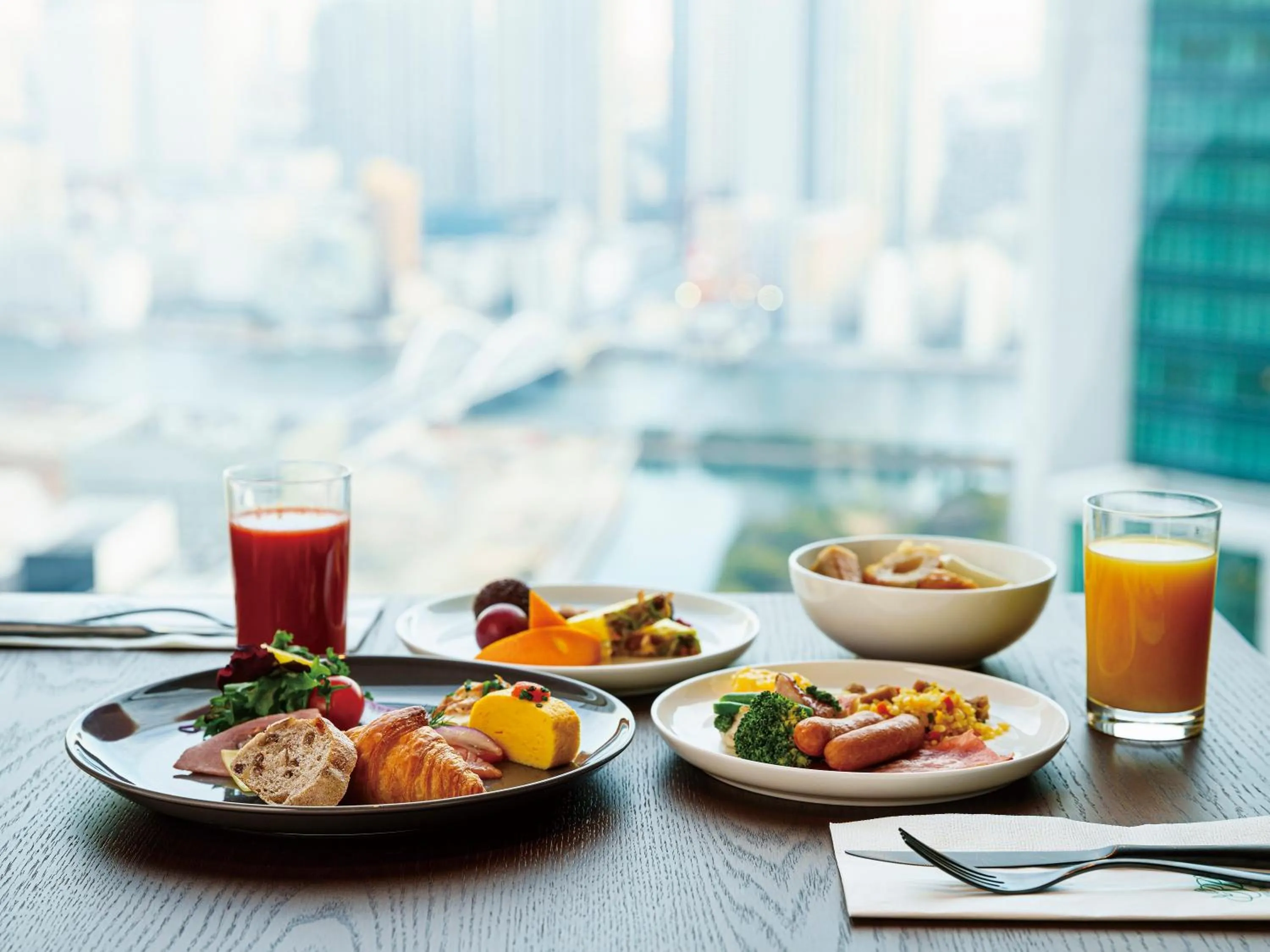 Lounge or bar in The Royal Park Hotel Iconic Tokyo Shiodome