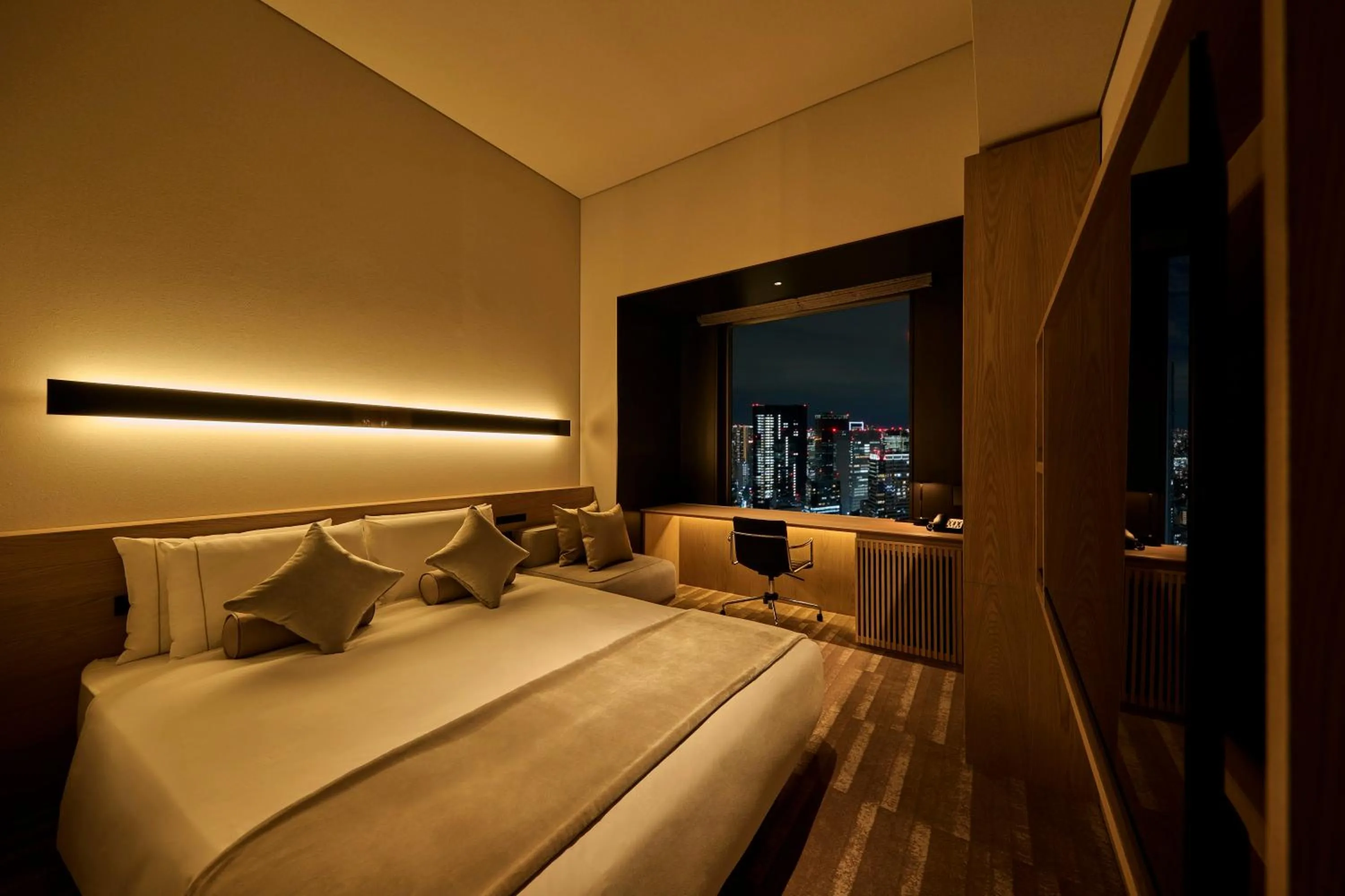 Photo of the whole room, Bed in The Royal Park Hotel Iconic Tokyo Shiodome