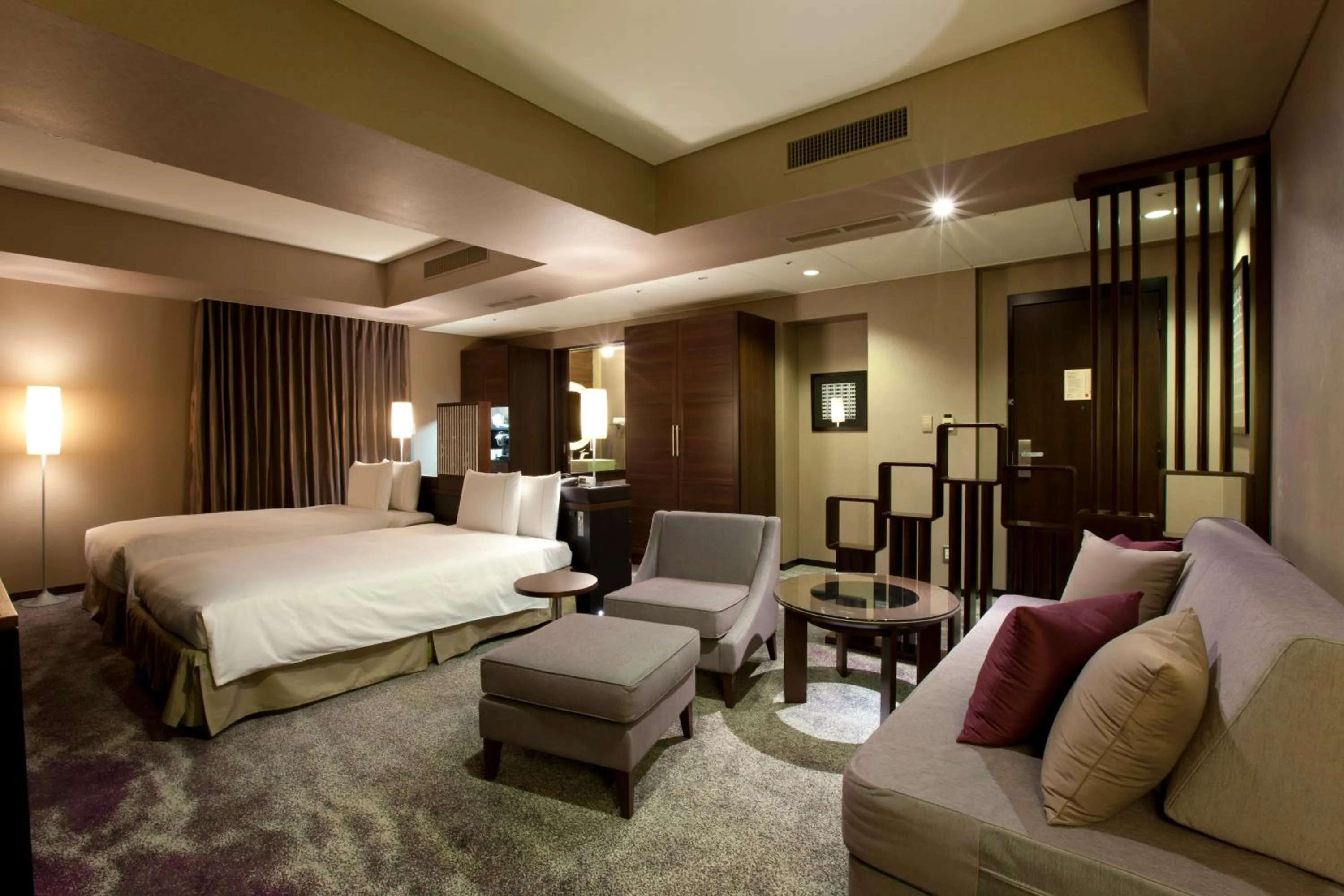 Photo of the whole room, Bed in The Royal Park Hotel Iconic Tokyo Shiodome