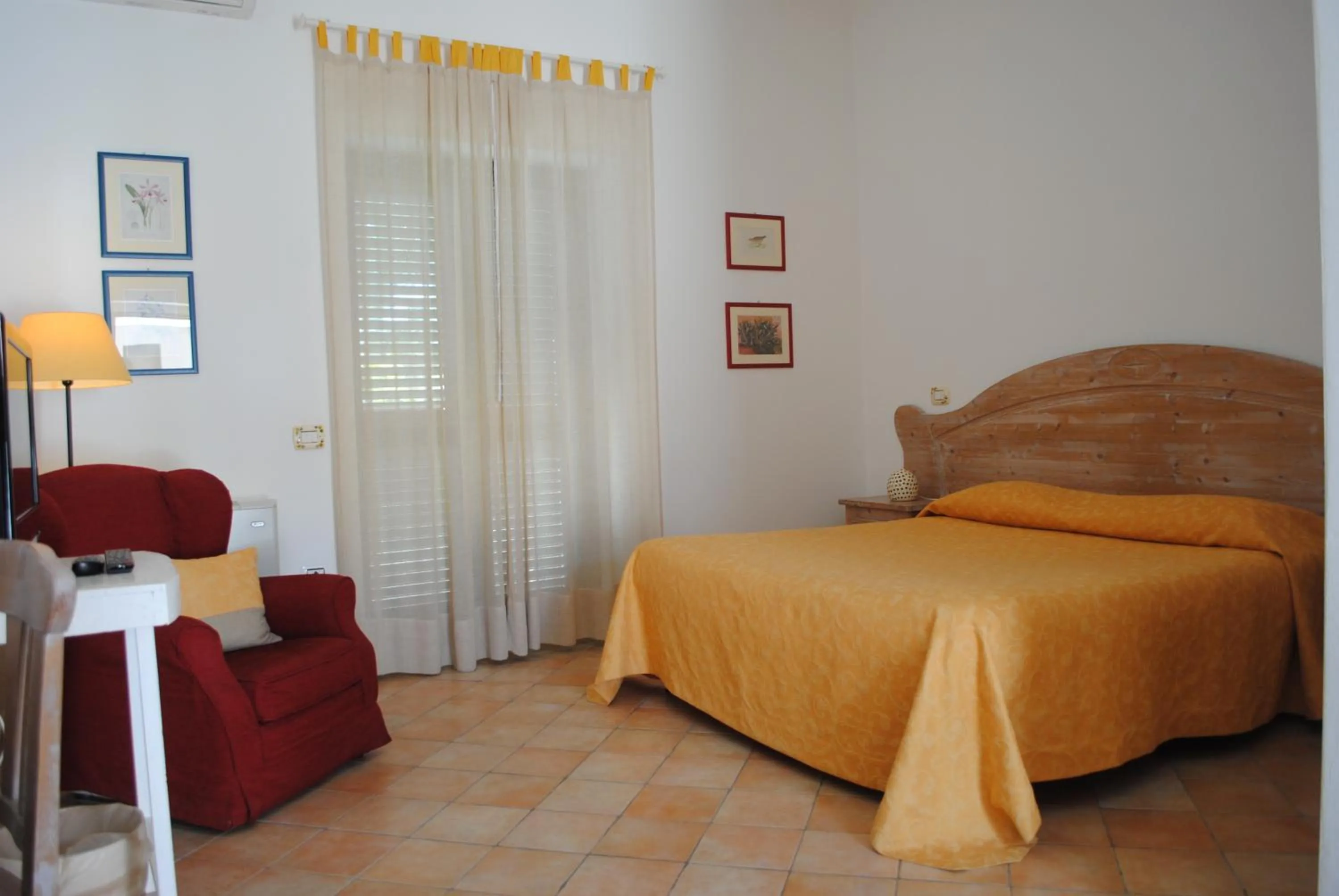 Photo of the whole room, Bed in Hotel Giardino Giamperduto