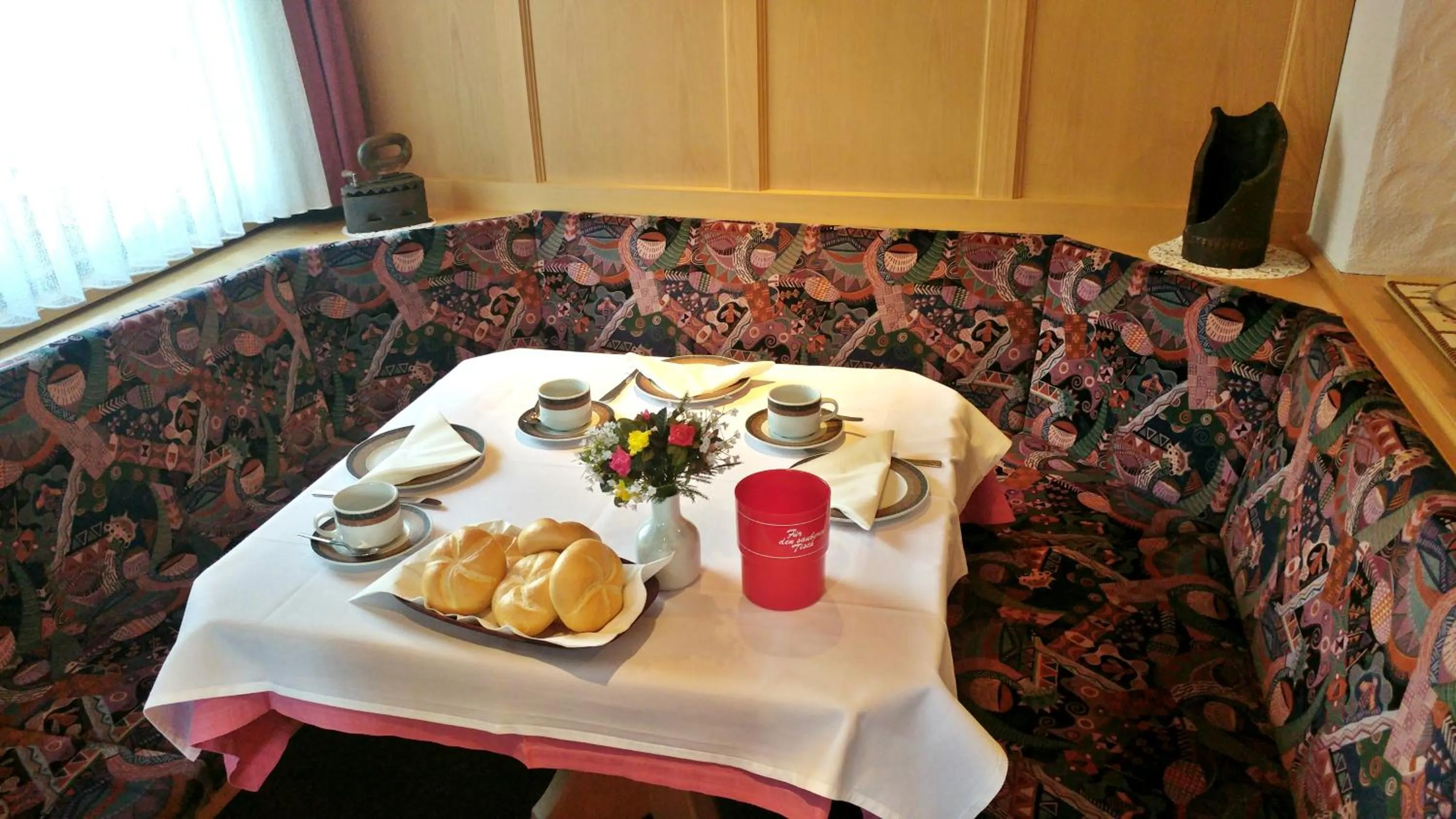 Coffee/tea facilities in Garni Gabrieli