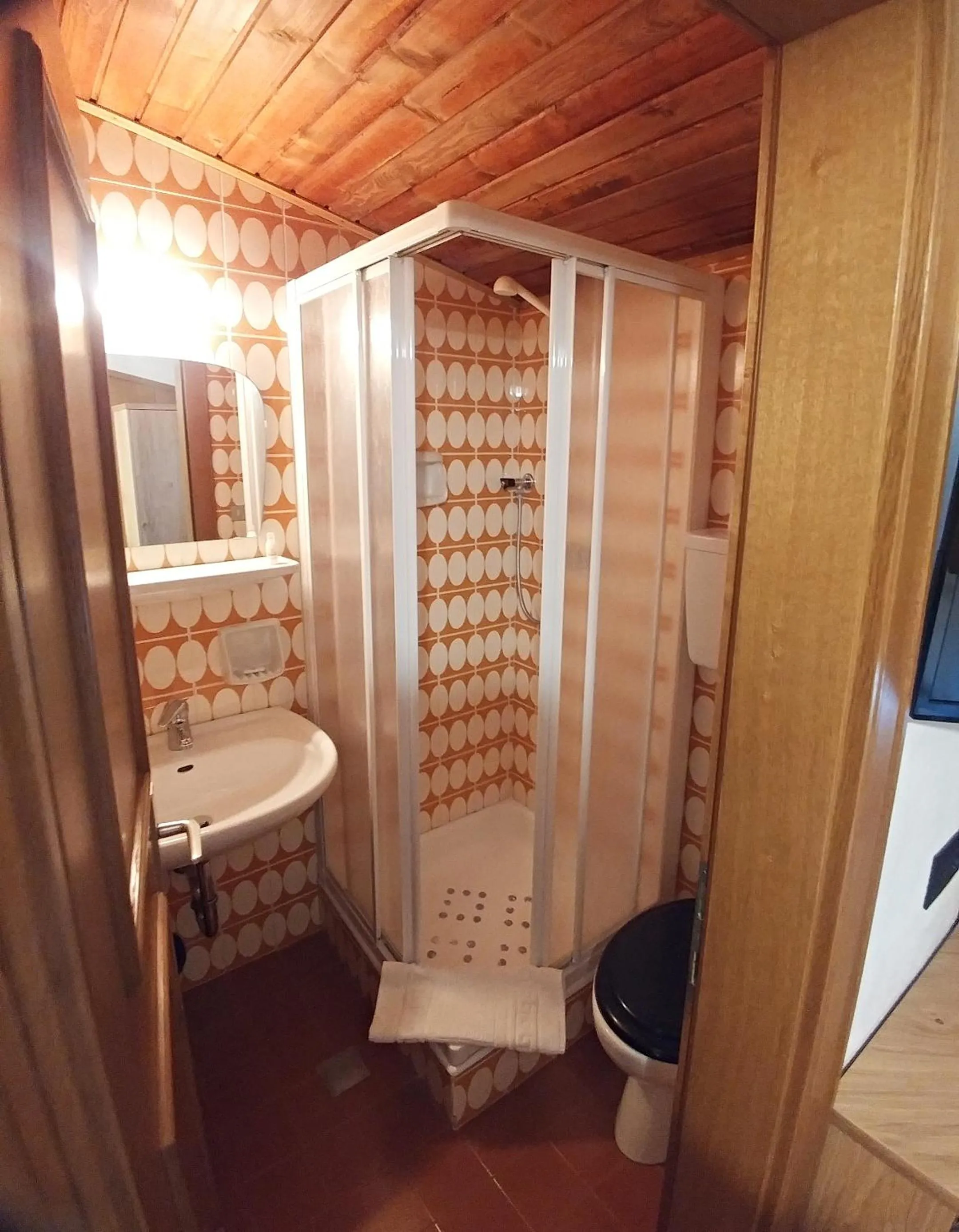 Shower in Garni Gabrieli