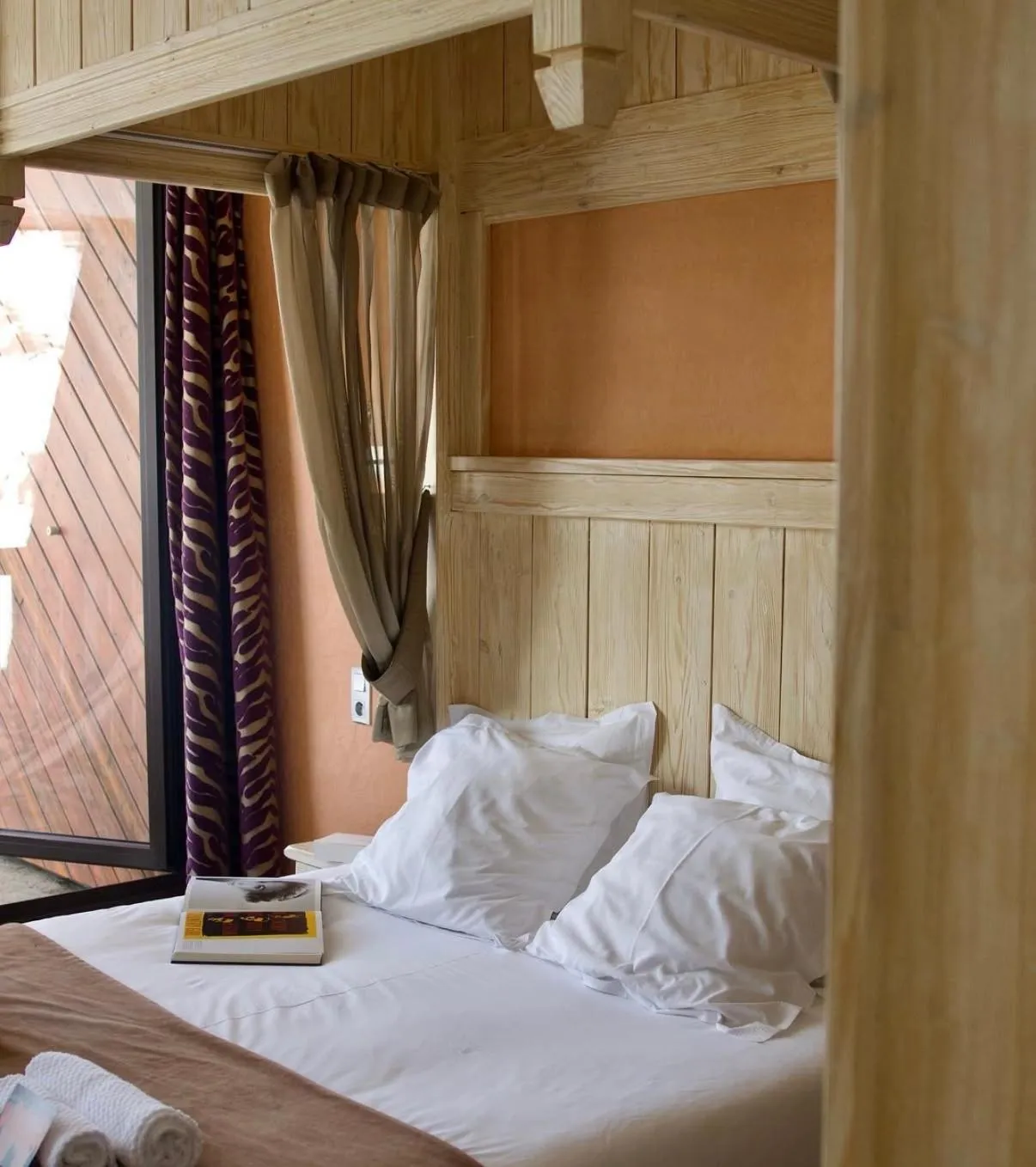 Photo of the whole room, Bed in Hotel Le Portillo