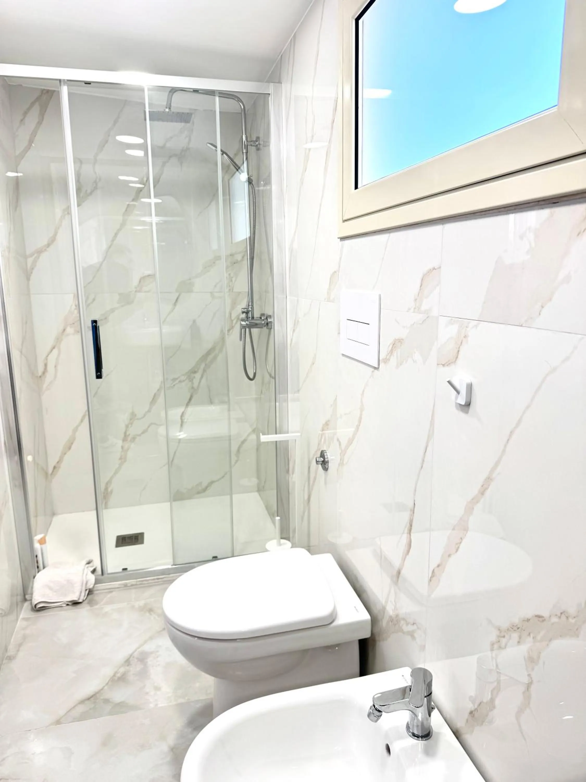 Shower in Charm Airport