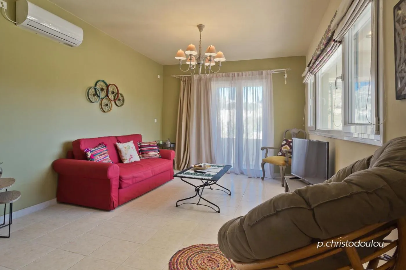 Photo of the whole room in Elaia Villas