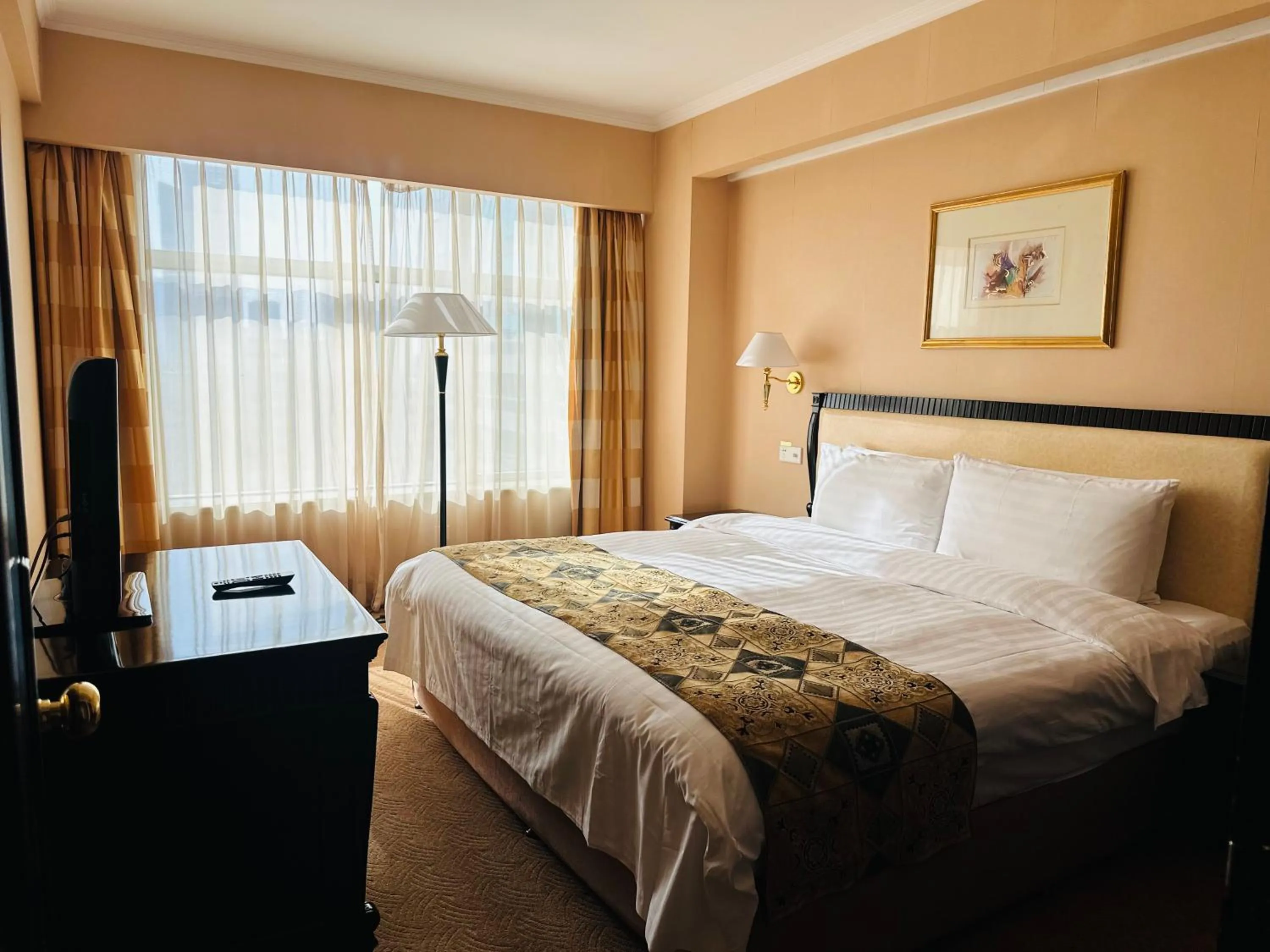 Bedroom, Bed in Celebrity International Grand Hotel