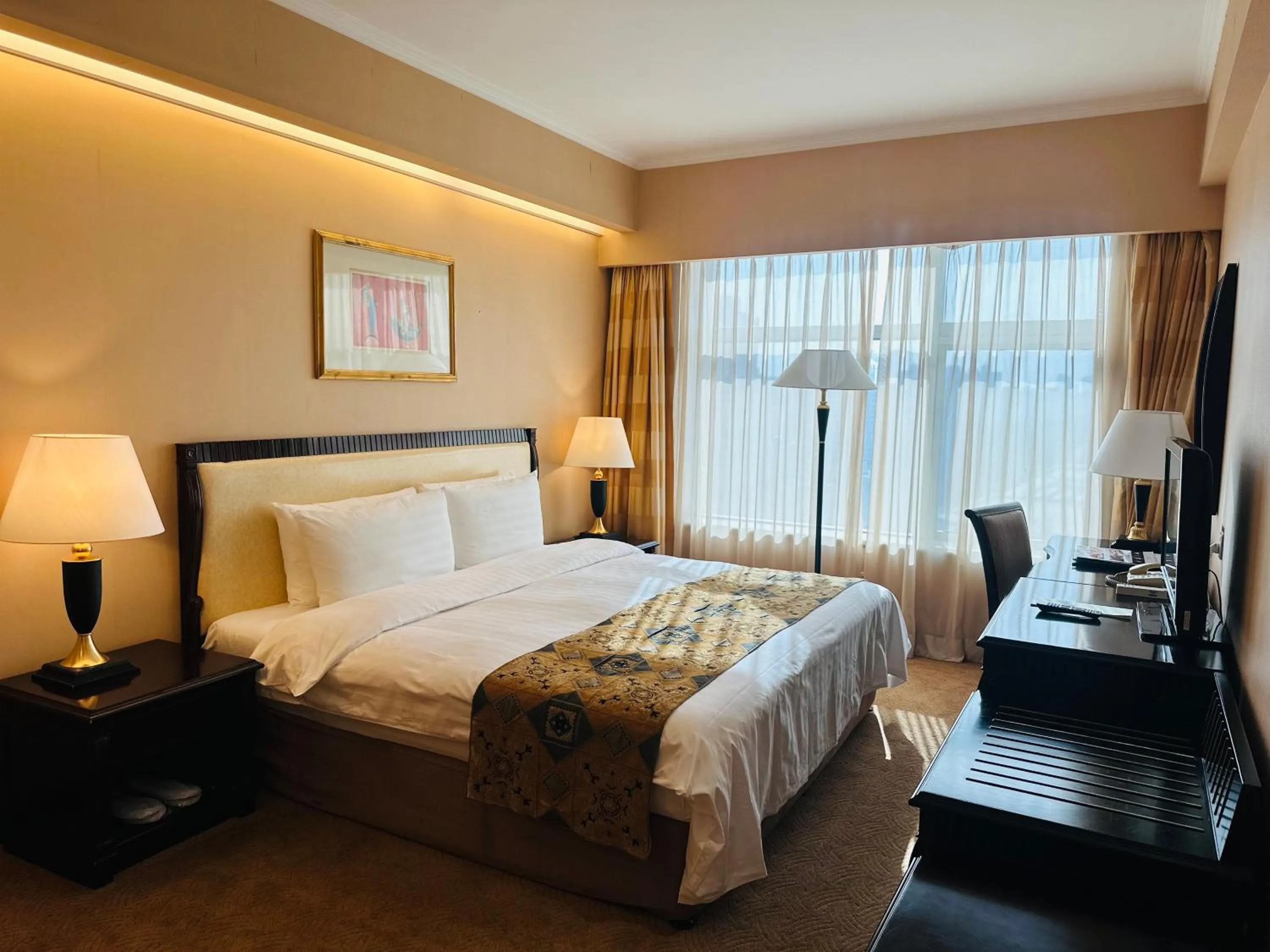 Bedroom, Bed in Celebrity International Grand Hotel