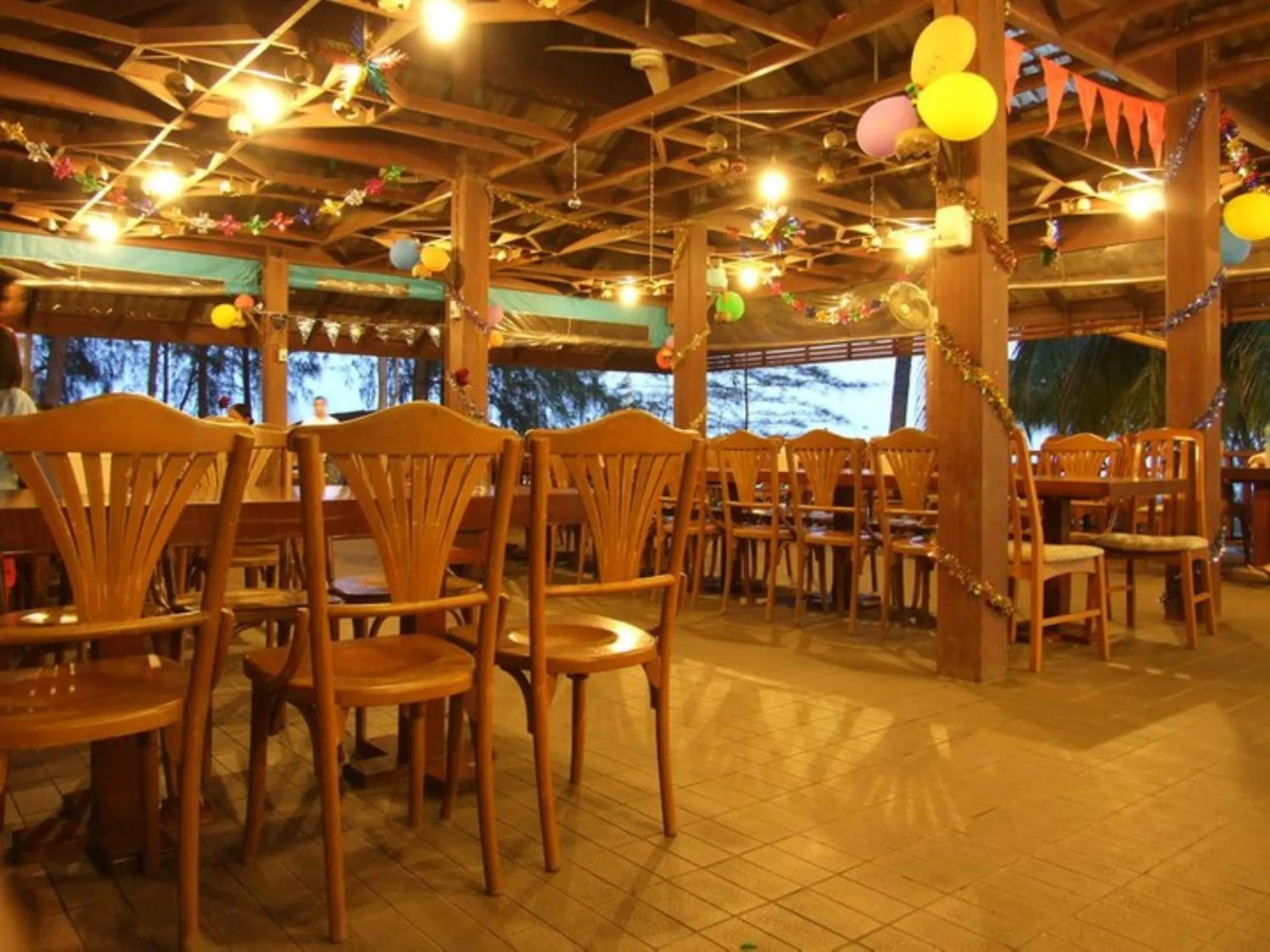 Restaurant/places to eat in Bayview Beach Resort