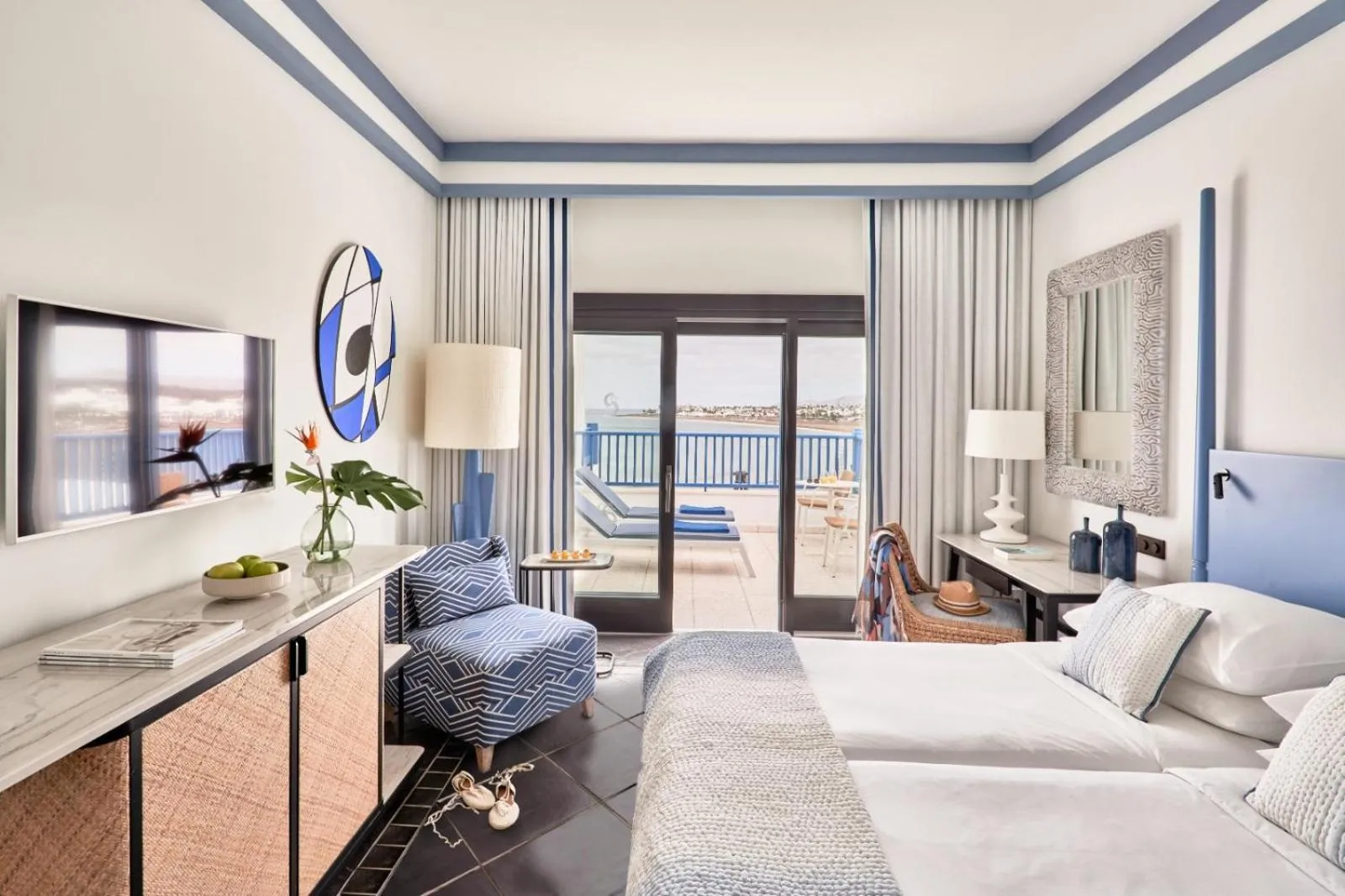 Photo of the whole room in Seaside Los Jameos