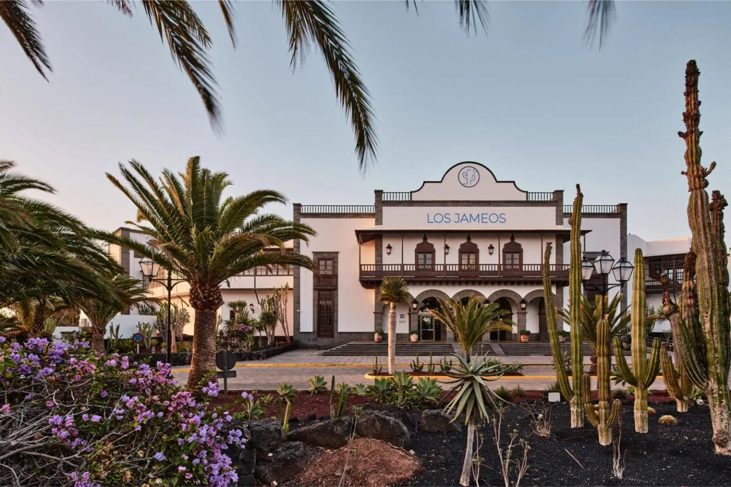 Property building in Seaside Los Jameos