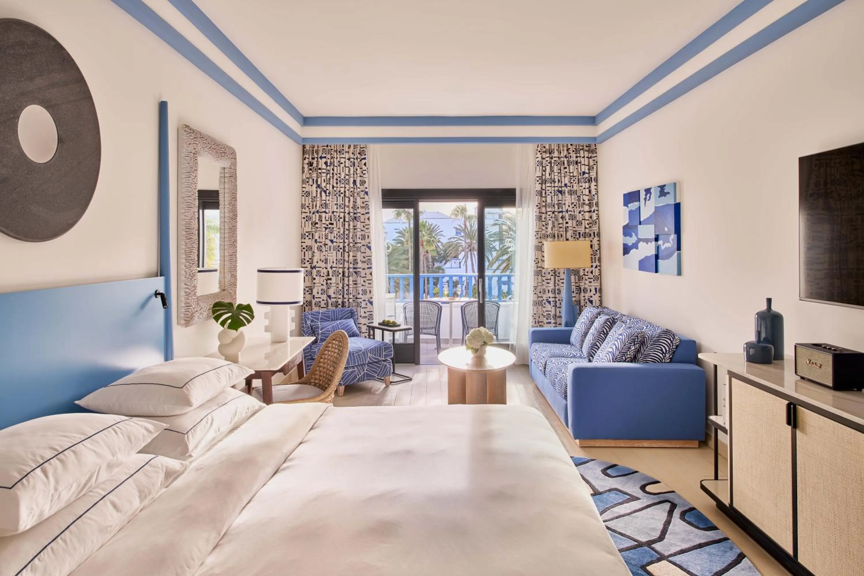 Photo of the whole room, Bed in Seaside Los Jameos