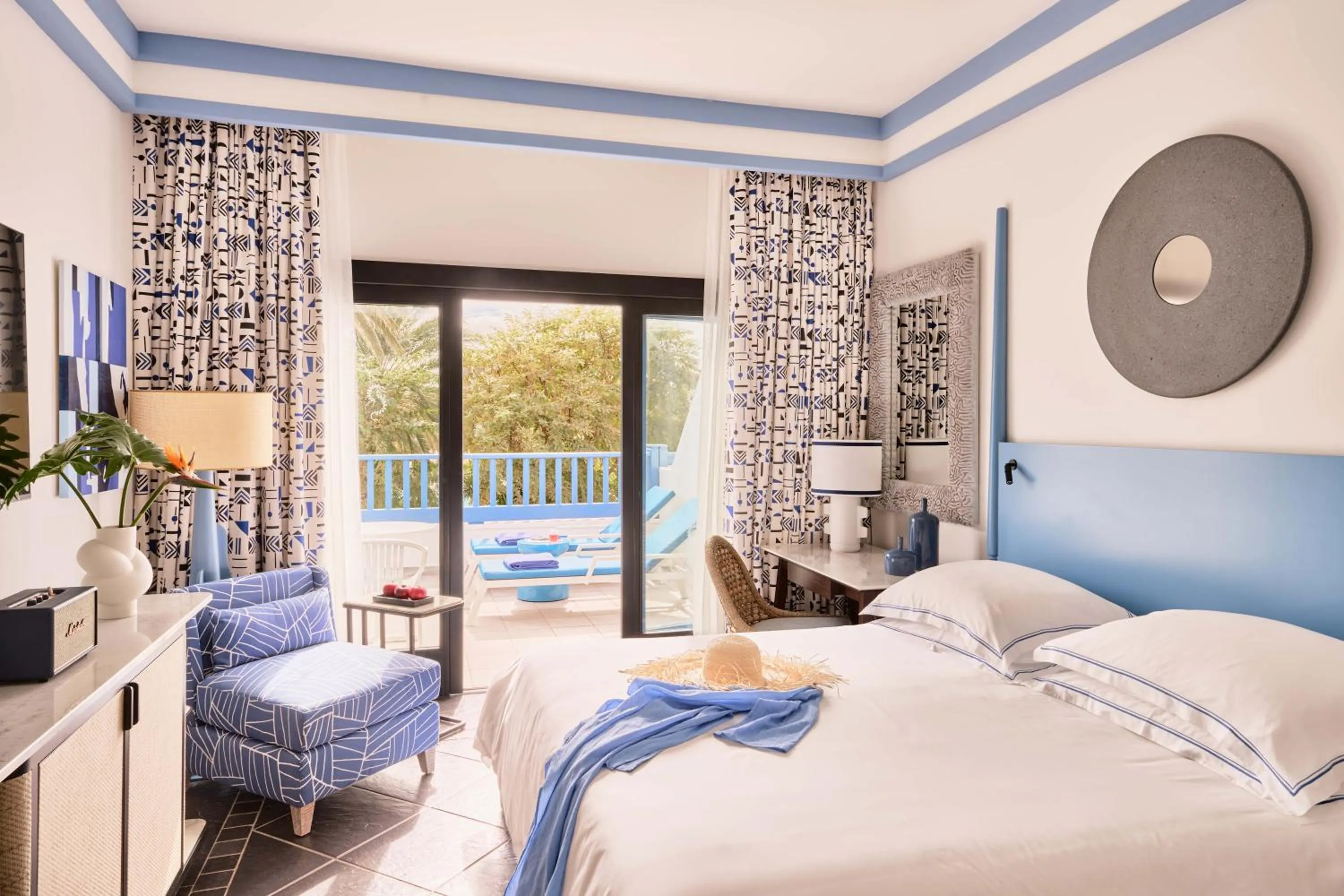 Photo of the whole room, Bed in Seaside Los Jameos