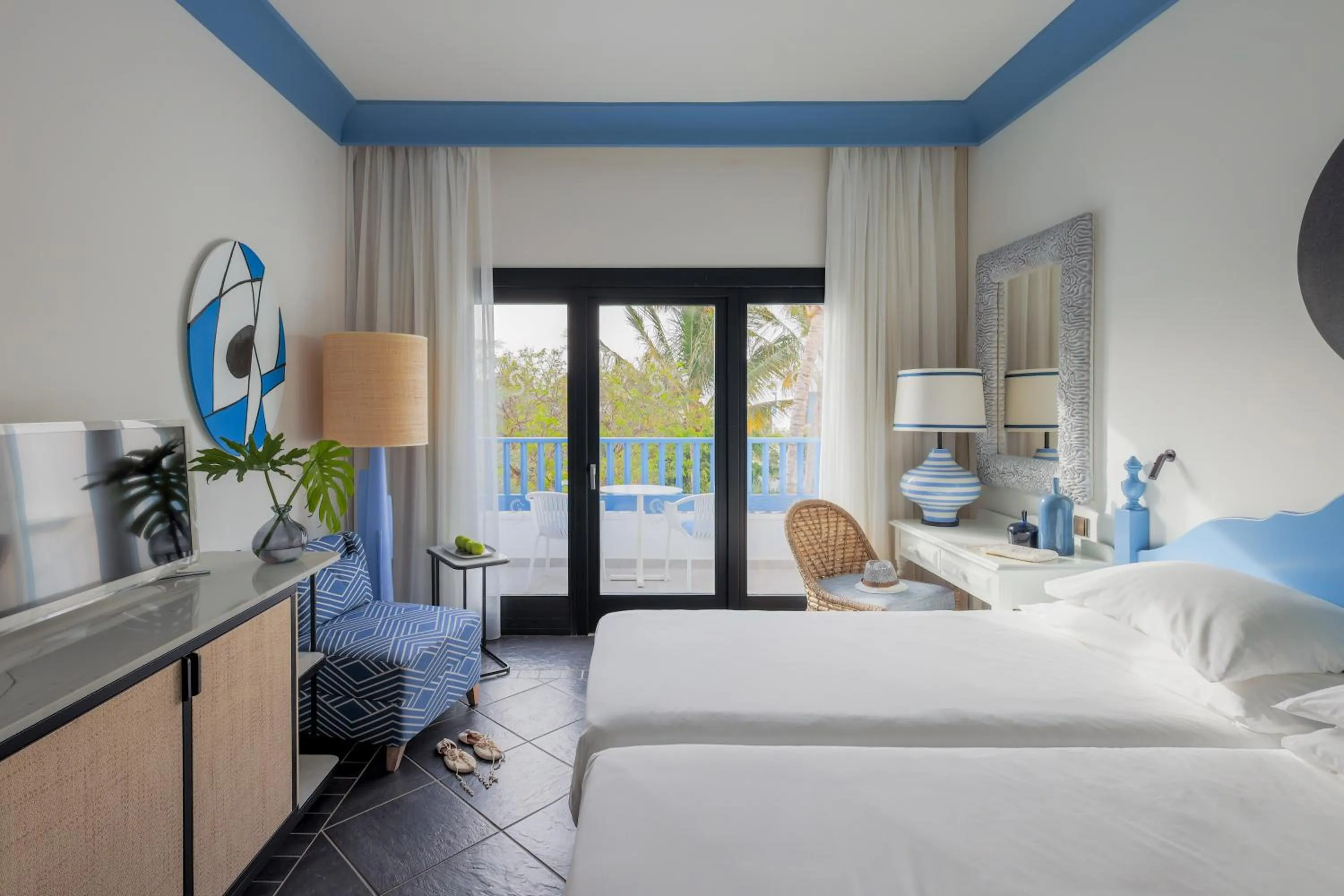 Photo of the whole room, Bed in Seaside Los Jameos