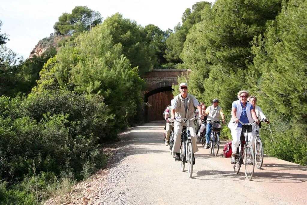 People in Casa Arizo, Adults Recommended