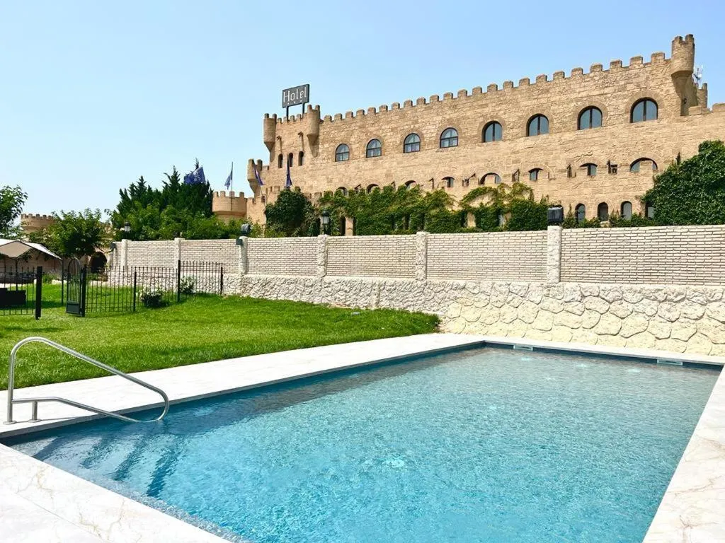 Swimming pool in Hotel Castillo Bonavía