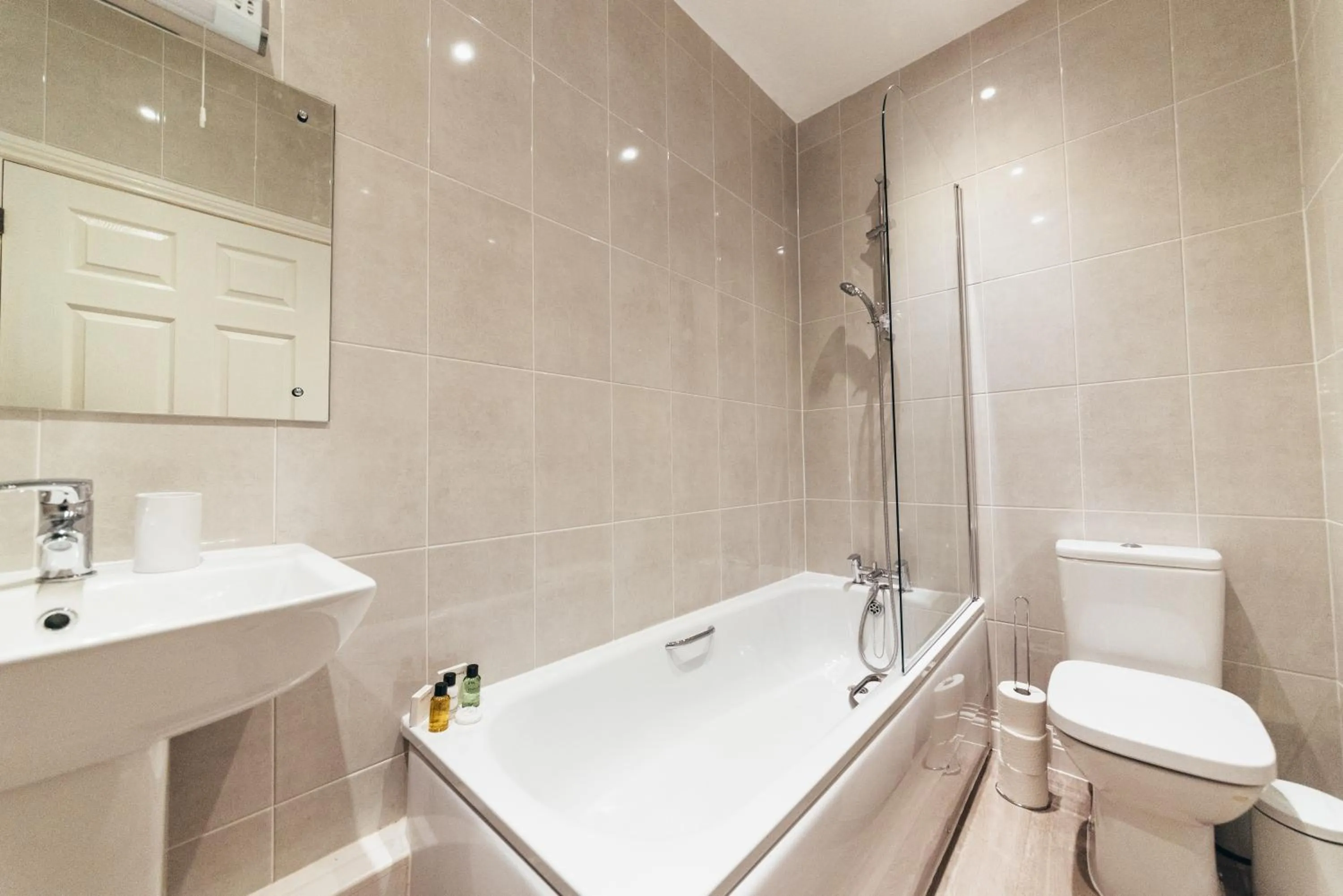 Shower in The Stay Company, Friar Gate