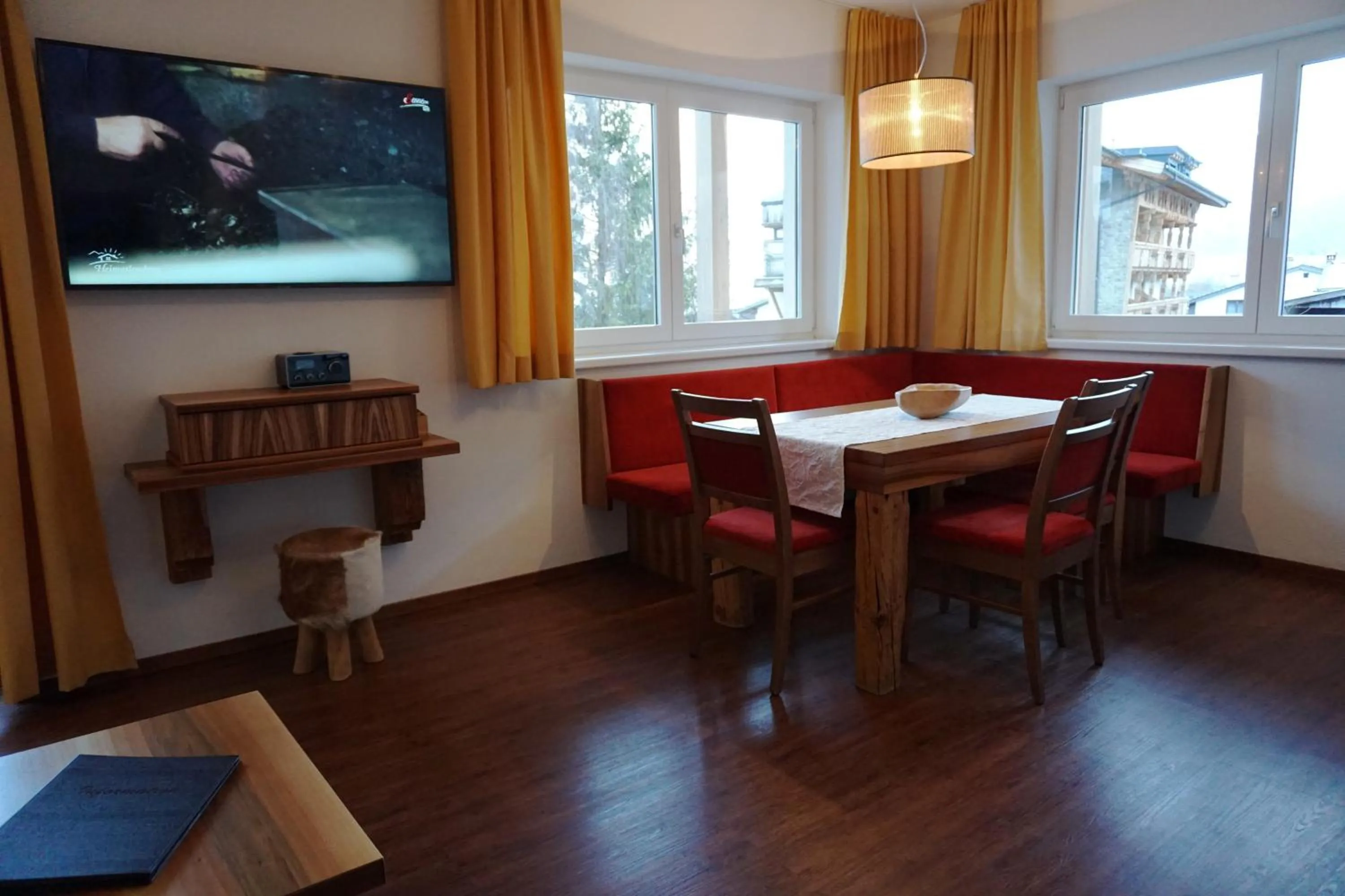 Dining area in Apart Ideal