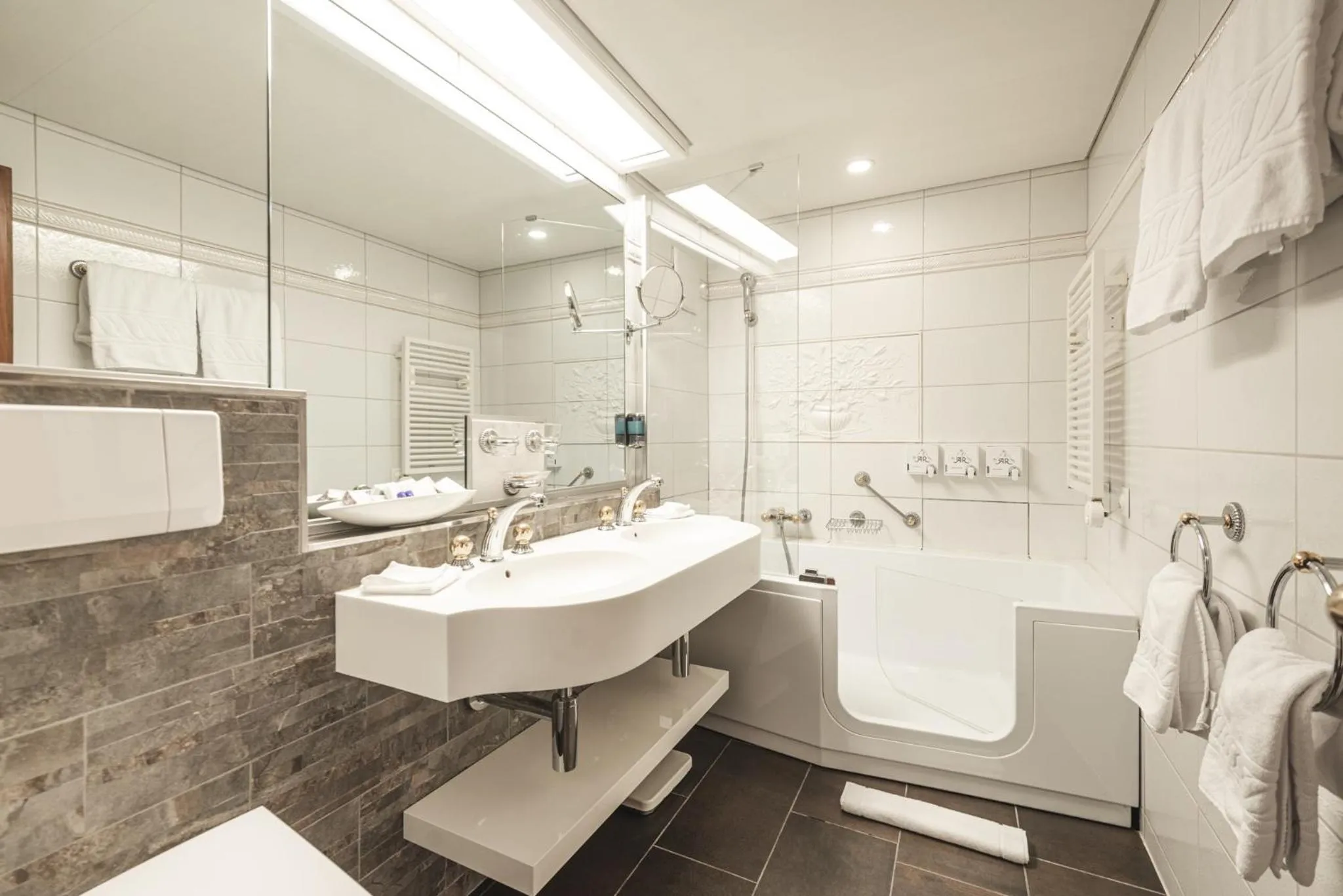 Bathroom in Boutique Hotel Albana Real - Restaurants & Spa