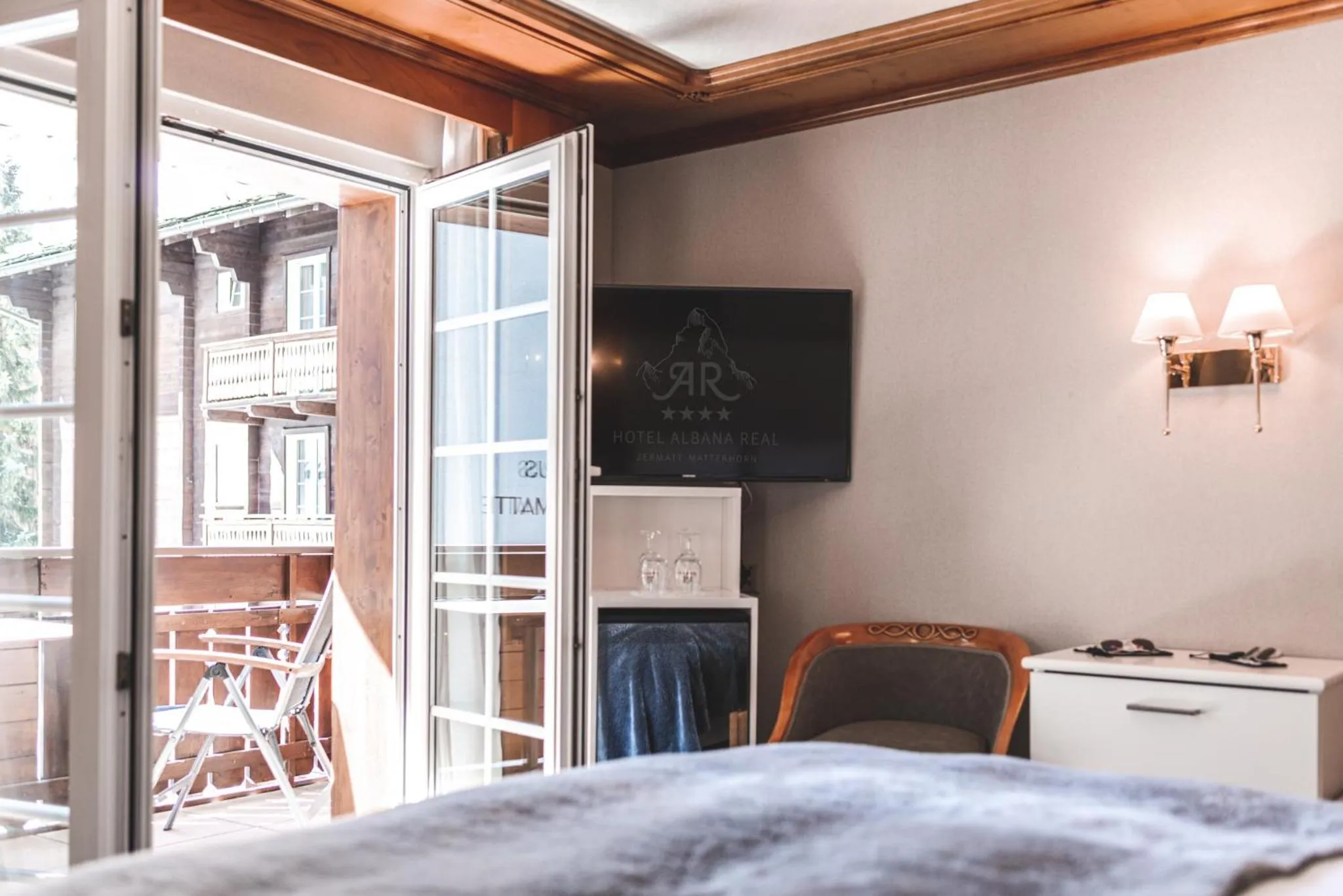 TV and multimedia, Bed in Boutique Hotel Albana Real - Restaurants & Spa