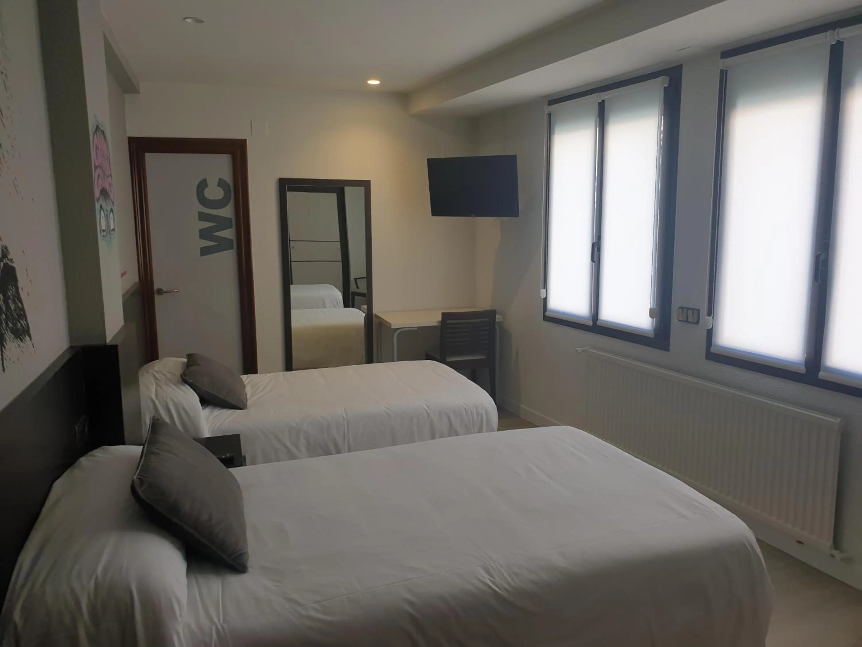 Photo of the whole room, Bed in Hotel Arts - Gasteiz Centro