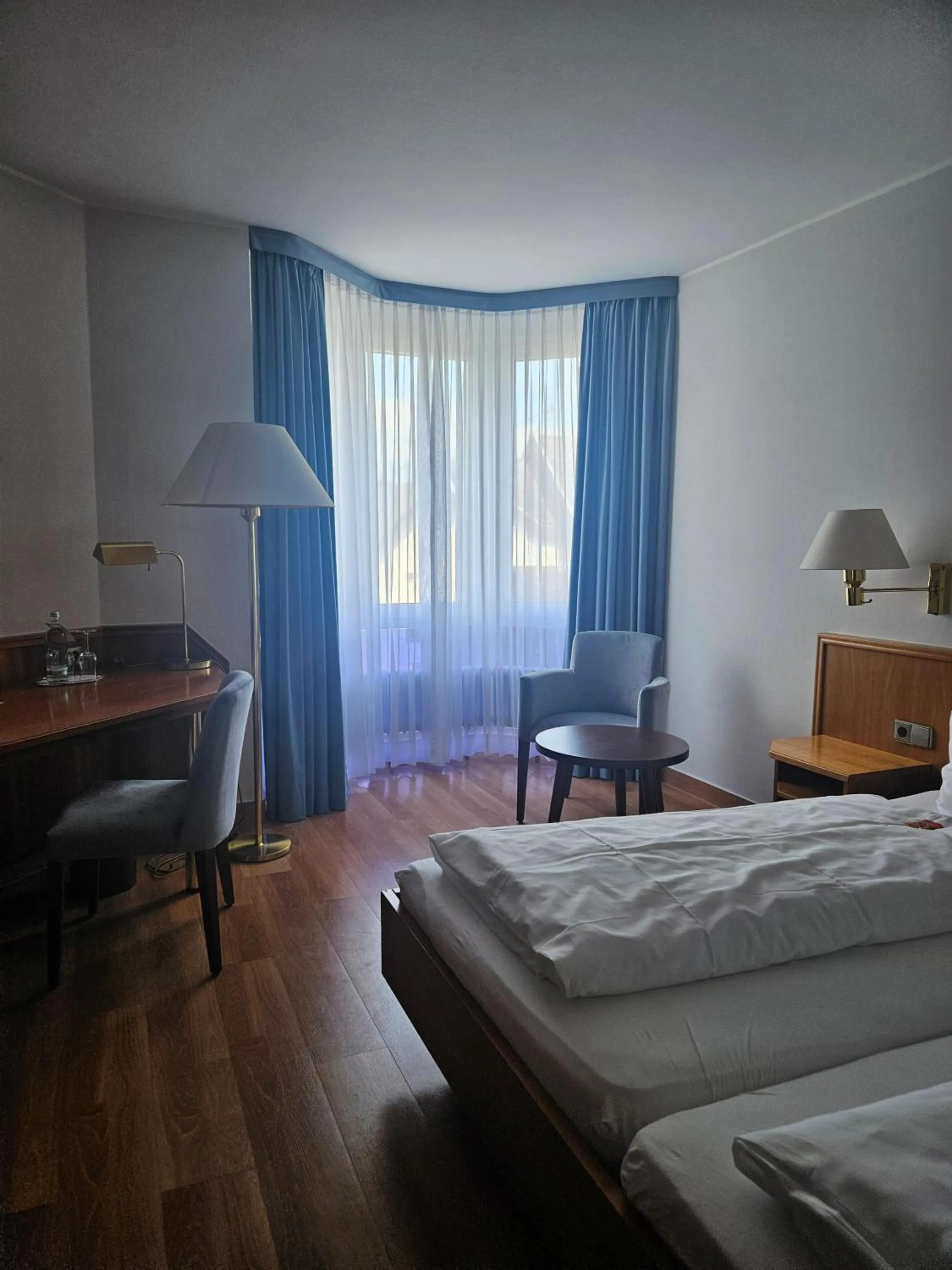 Bed in Rheinhotel Larus