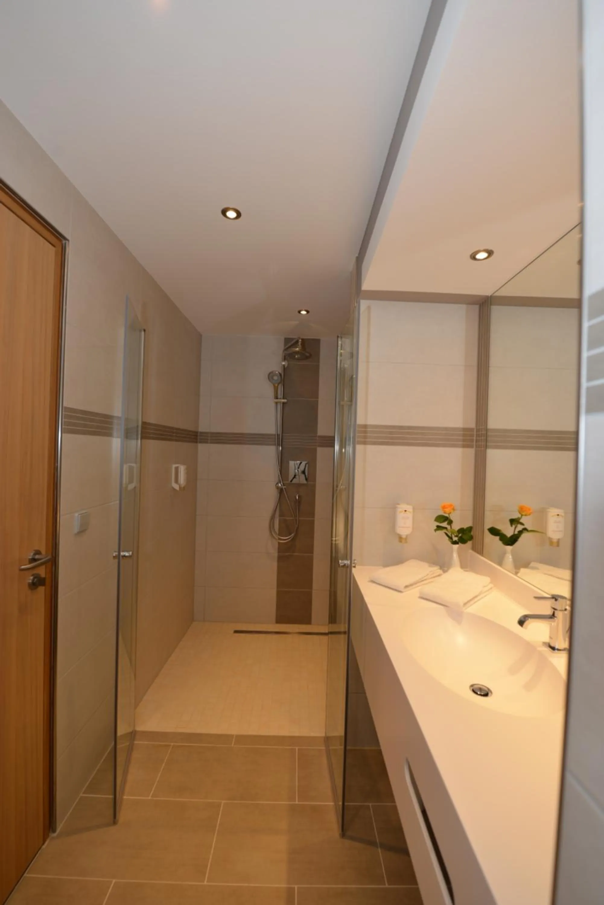 Bathroom in Rheinhotel Larus