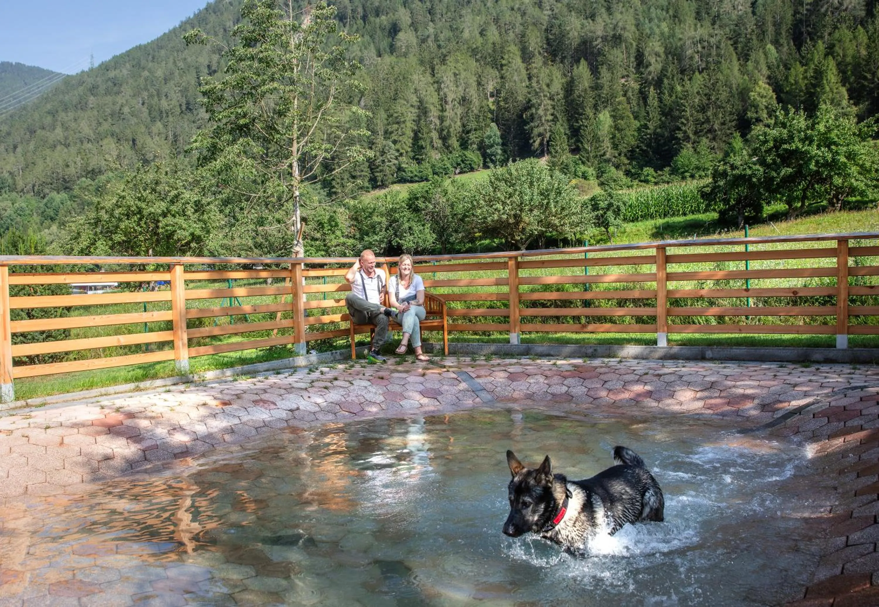 Swimming pool in Hotel Riederhof- Urlaub mit WAU!