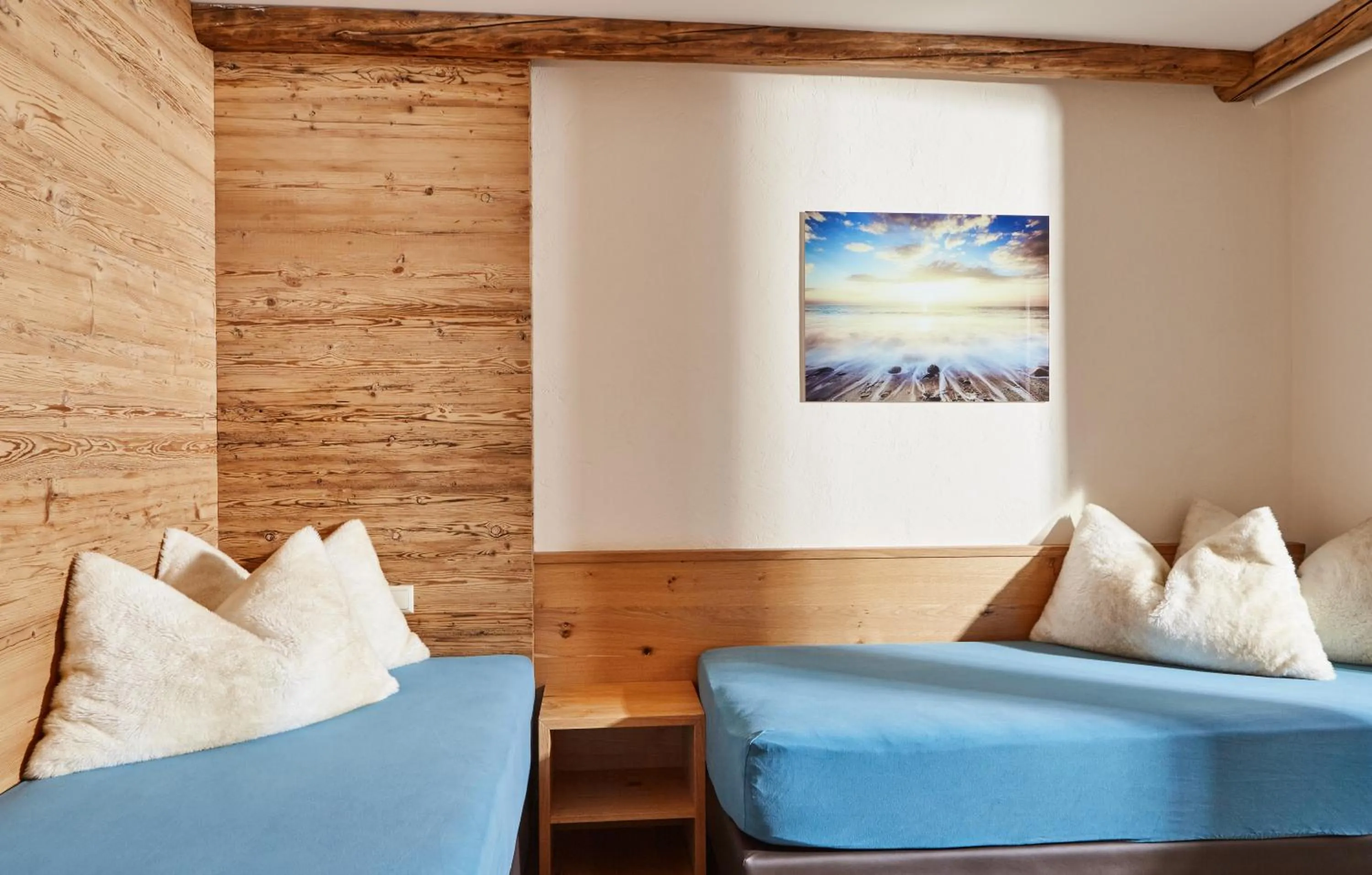 Living room, Bed in Hotel Riederhof- Urlaub mit WAU!